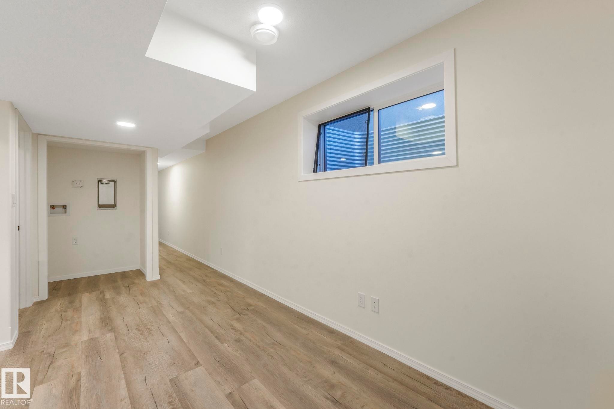 












11625 126 Street

,
Edmonton,




AB
T5M 0R9

