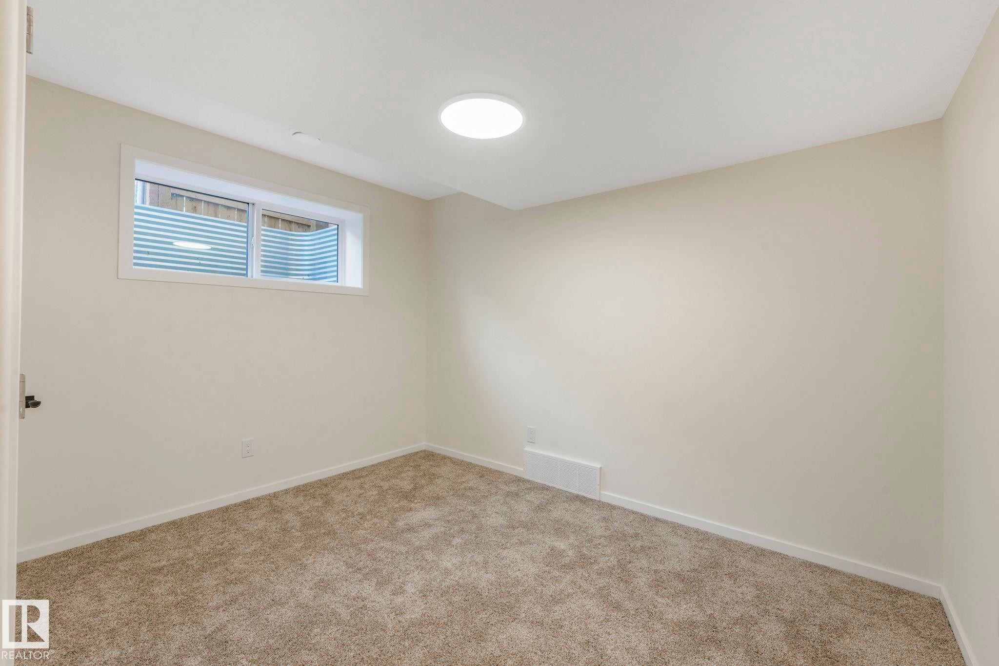 












11625 126 Street

,
Edmonton,




AB
T5M 0R9

