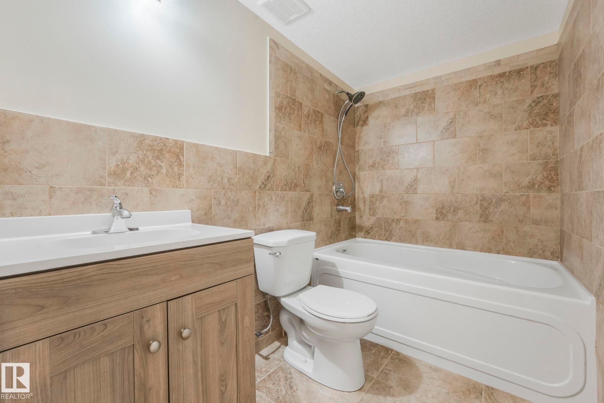 












11625 126 Street

,
Edmonton,




AB
T5M 0R9

