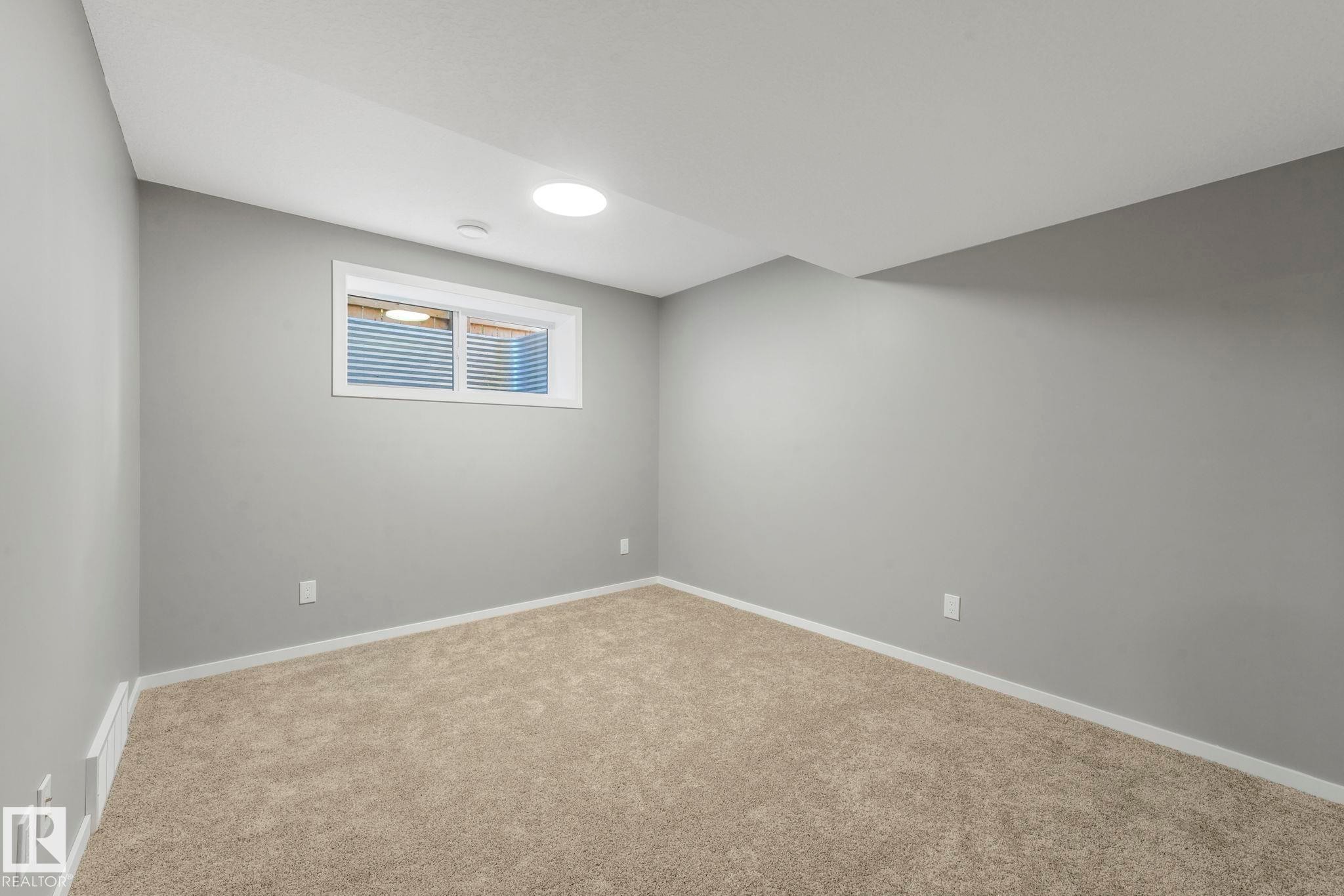 












11625 126 Street

,
Edmonton,




AB
T5M 0R9

