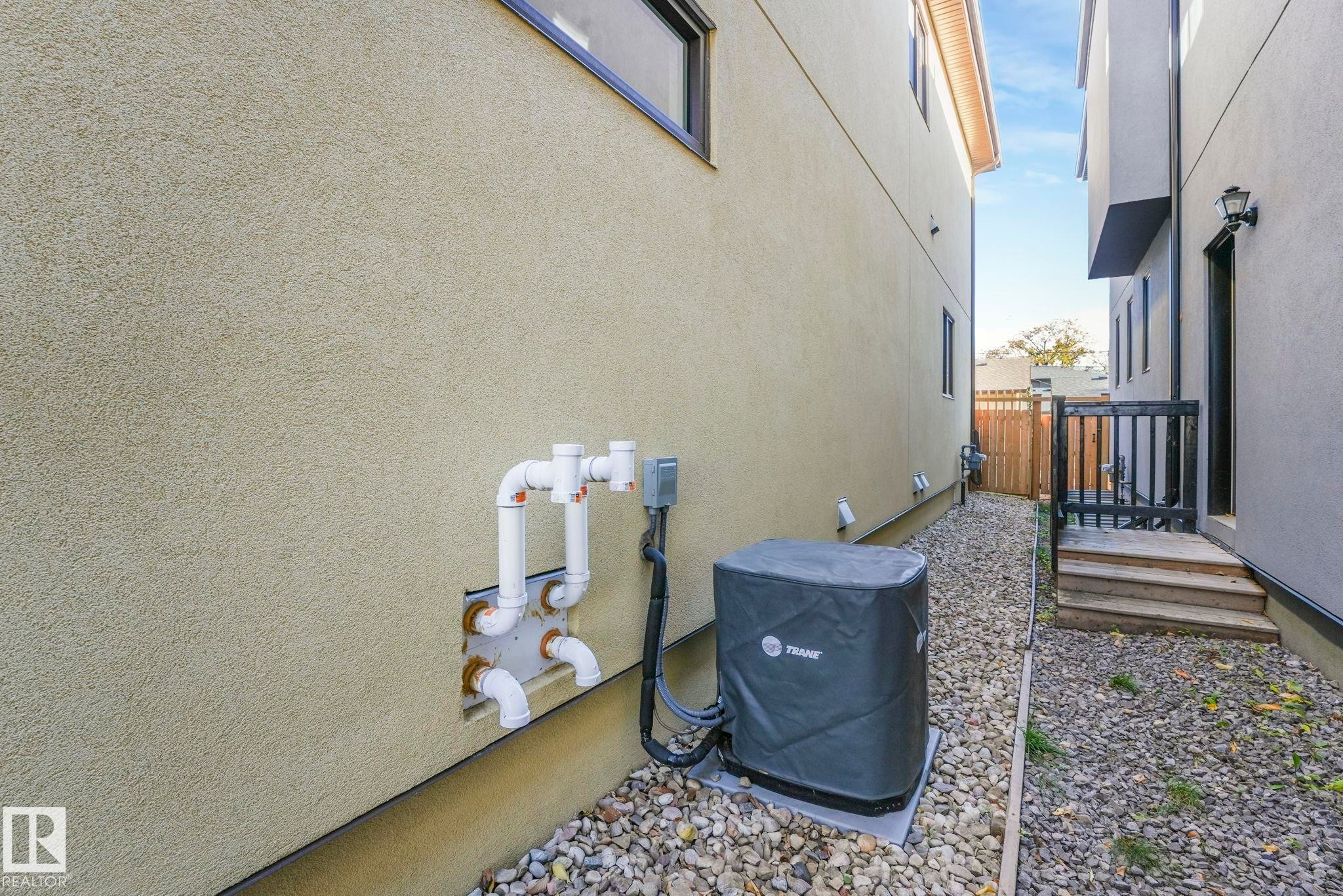 












11625 126 Street

,
Edmonton,




AB
T5M 0R9

