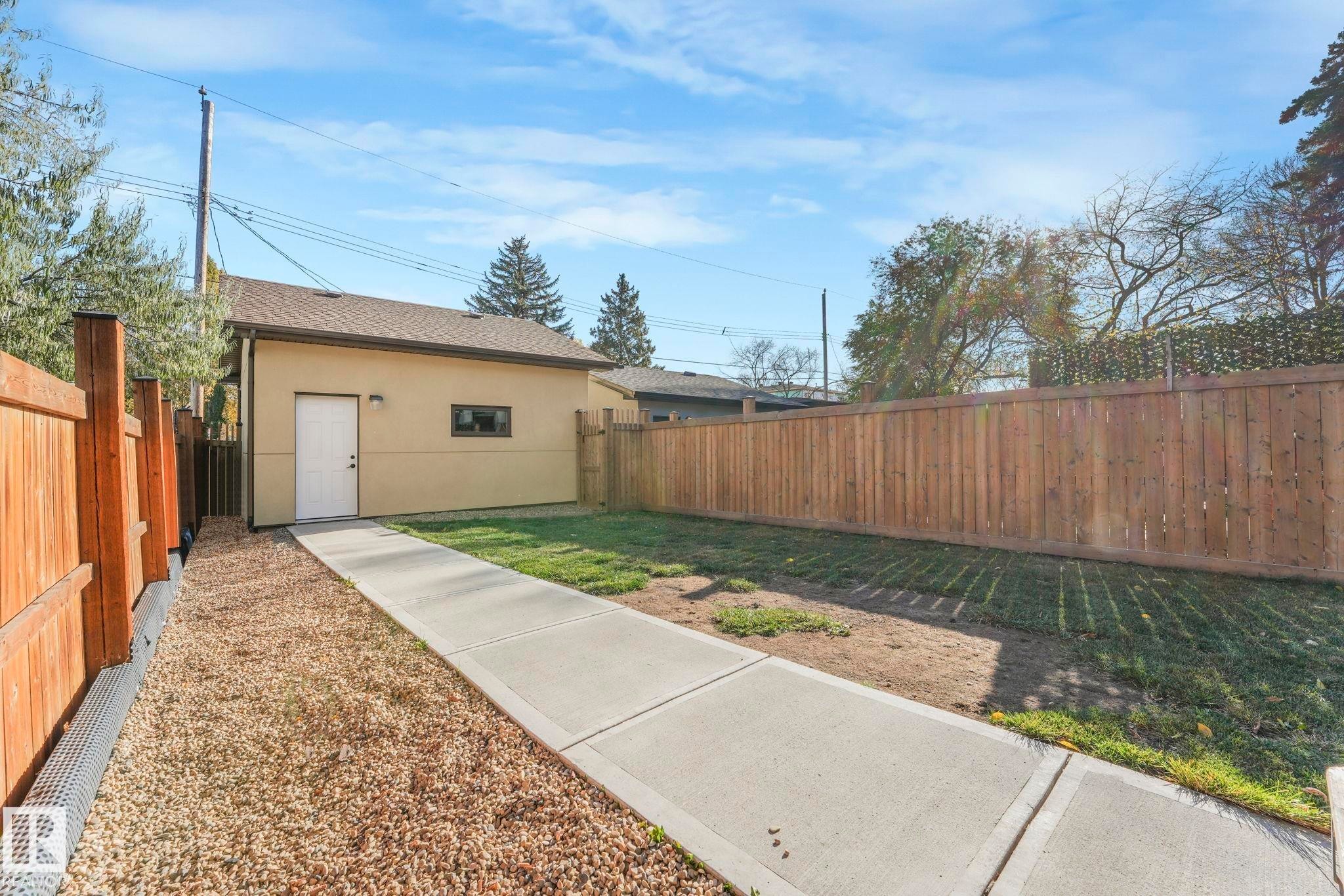 












11625 126 Street

,
Edmonton,




AB
T5M 0R9

