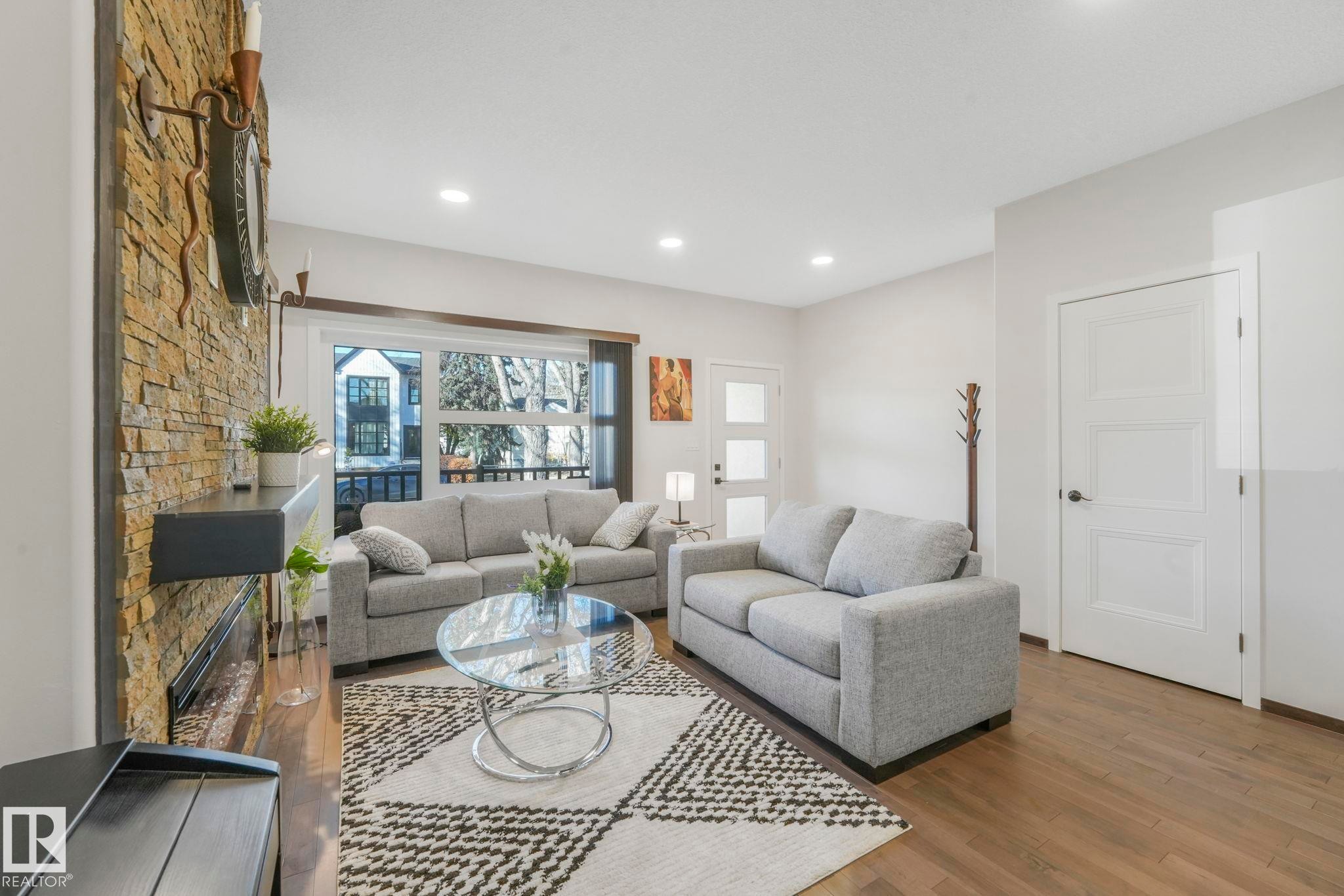 












11625 126 Street

,
Edmonton,




AB
T5M 0R9

