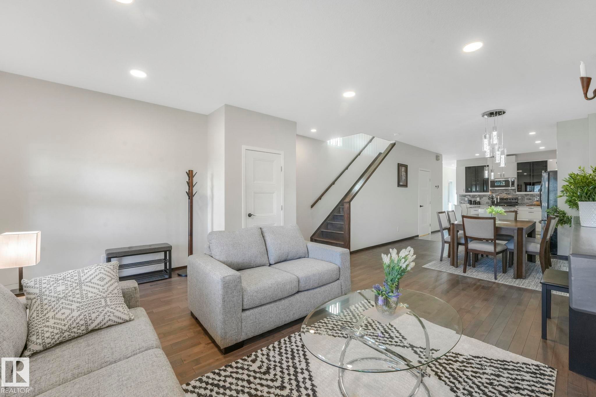 












11625 126 Street

,
Edmonton,




AB
T5M 0R9

