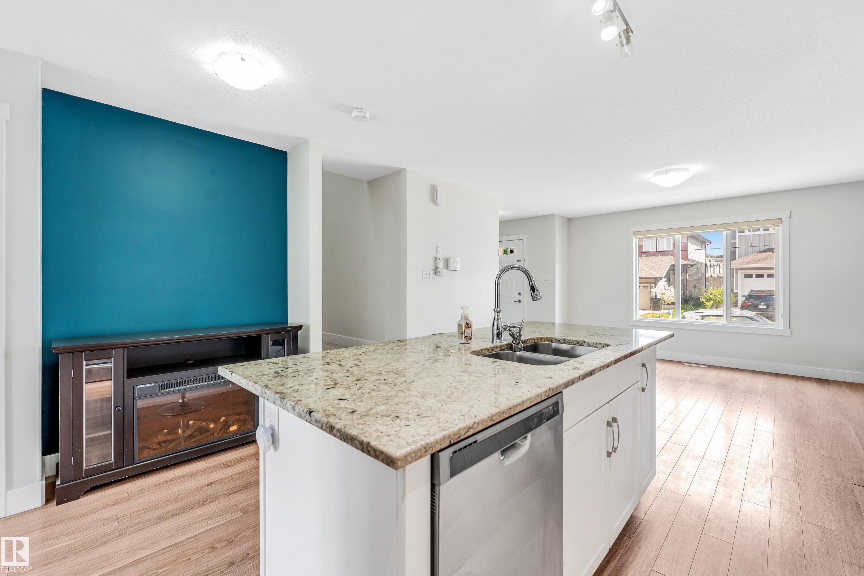 












1544 21 Street

,
Edmonton,




AB
T6T 2B7

