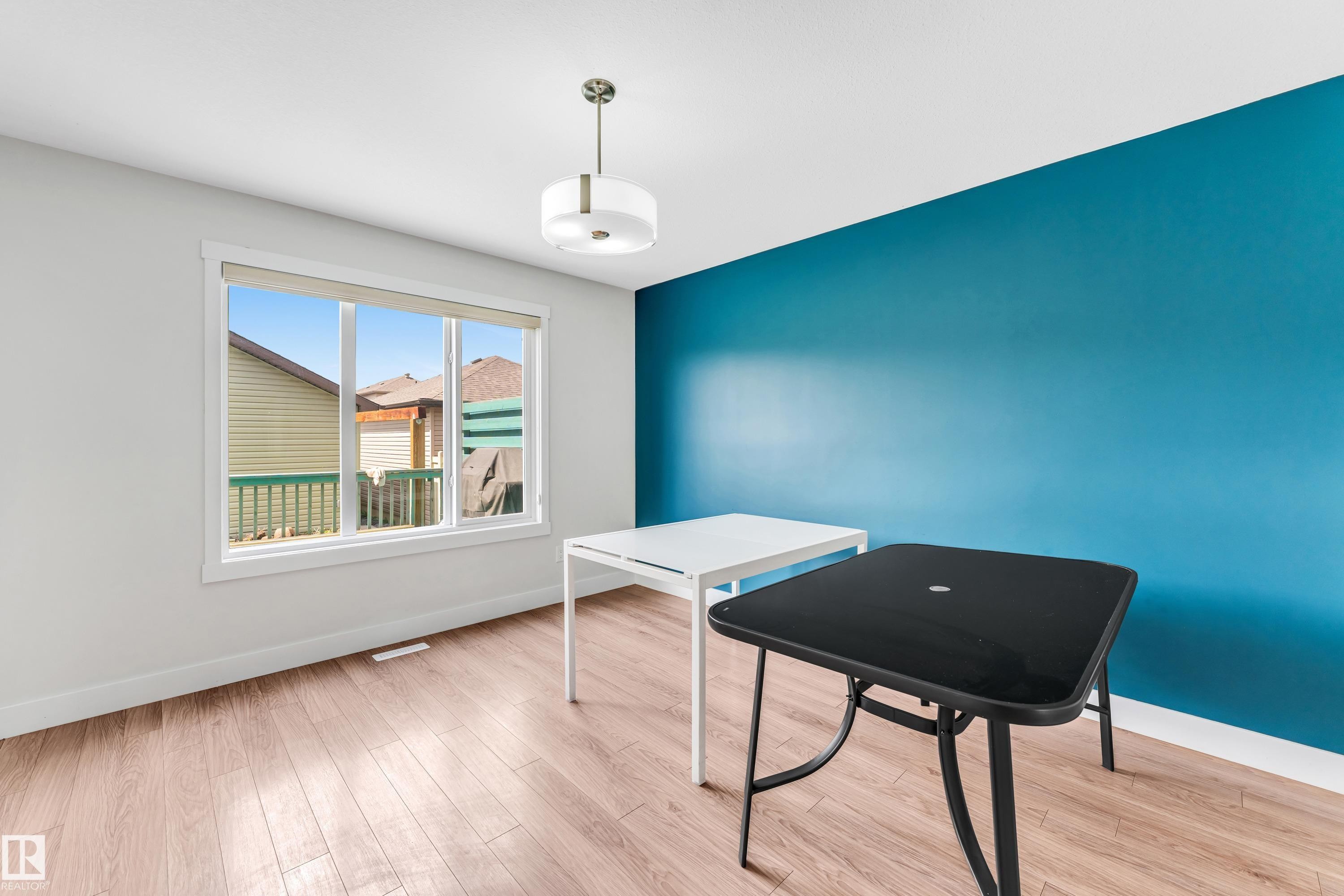 












1544 21 Street

,
Edmonton,




AB
T6T 2B7

