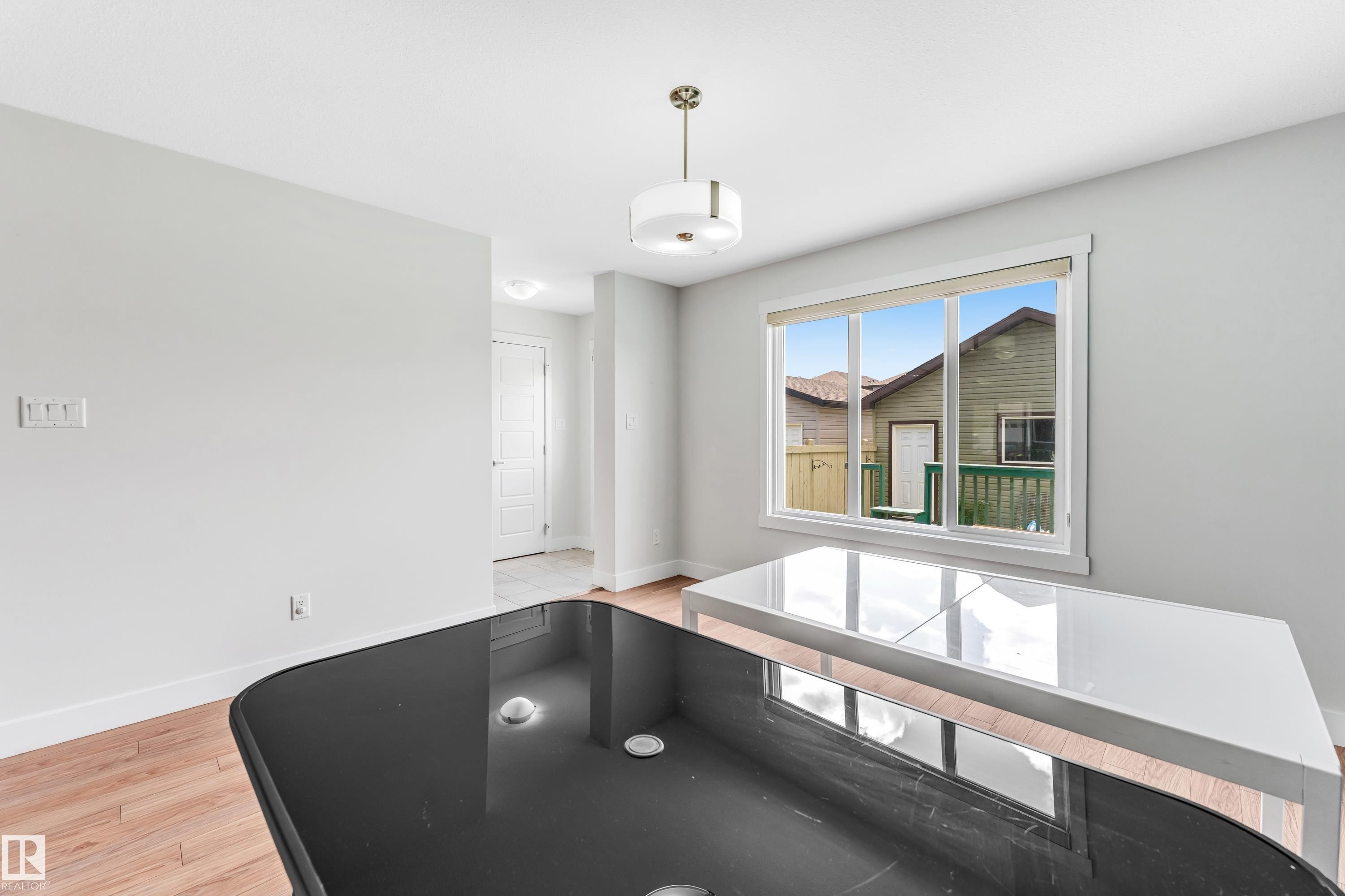 












1544 21 Street

,
Edmonton,




AB
T6T 2B7

