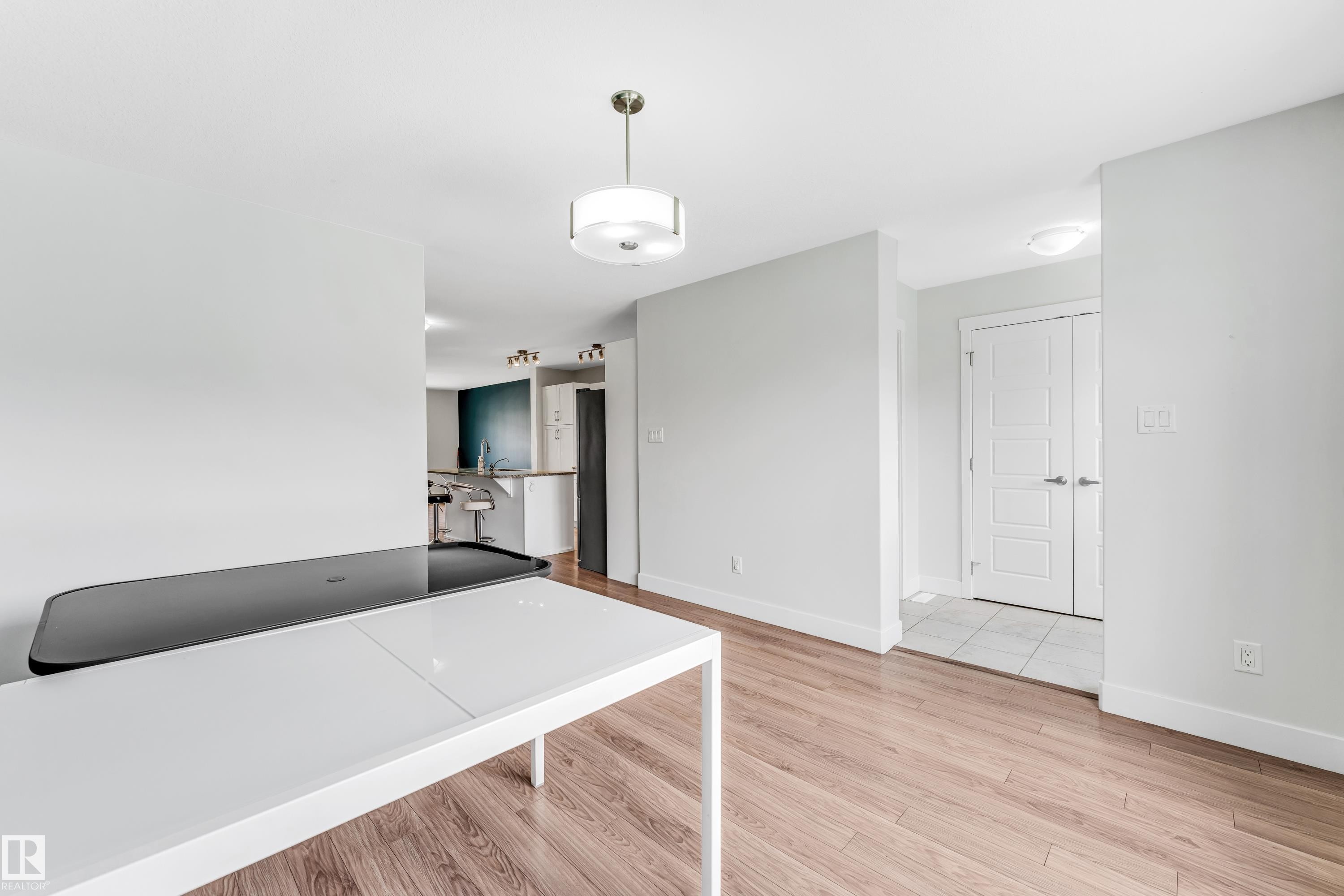 












1544 21 Street

,
Edmonton,




AB
T6T 2B7

