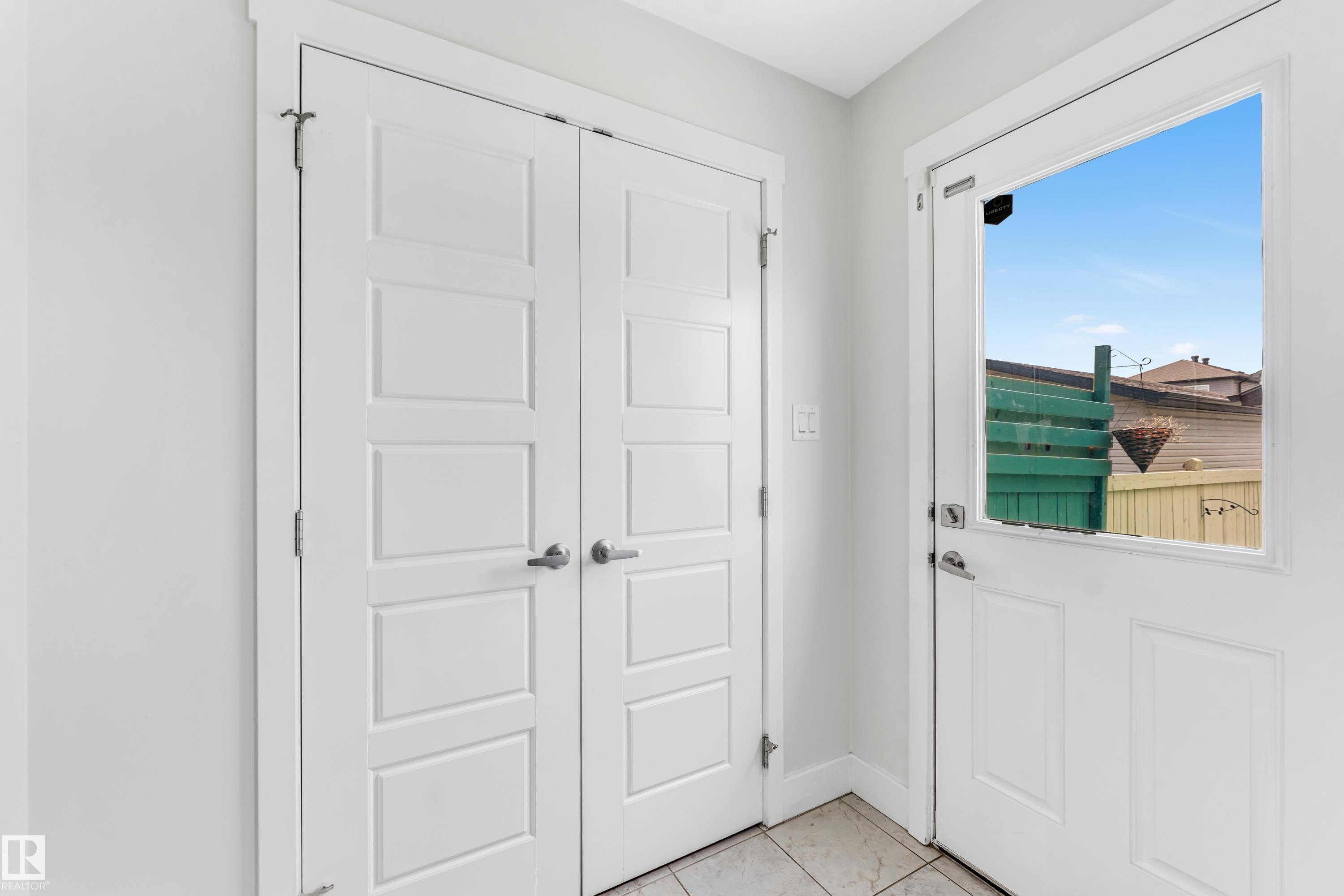 












1544 21 Street

,
Edmonton,




AB
T6T 2B7

