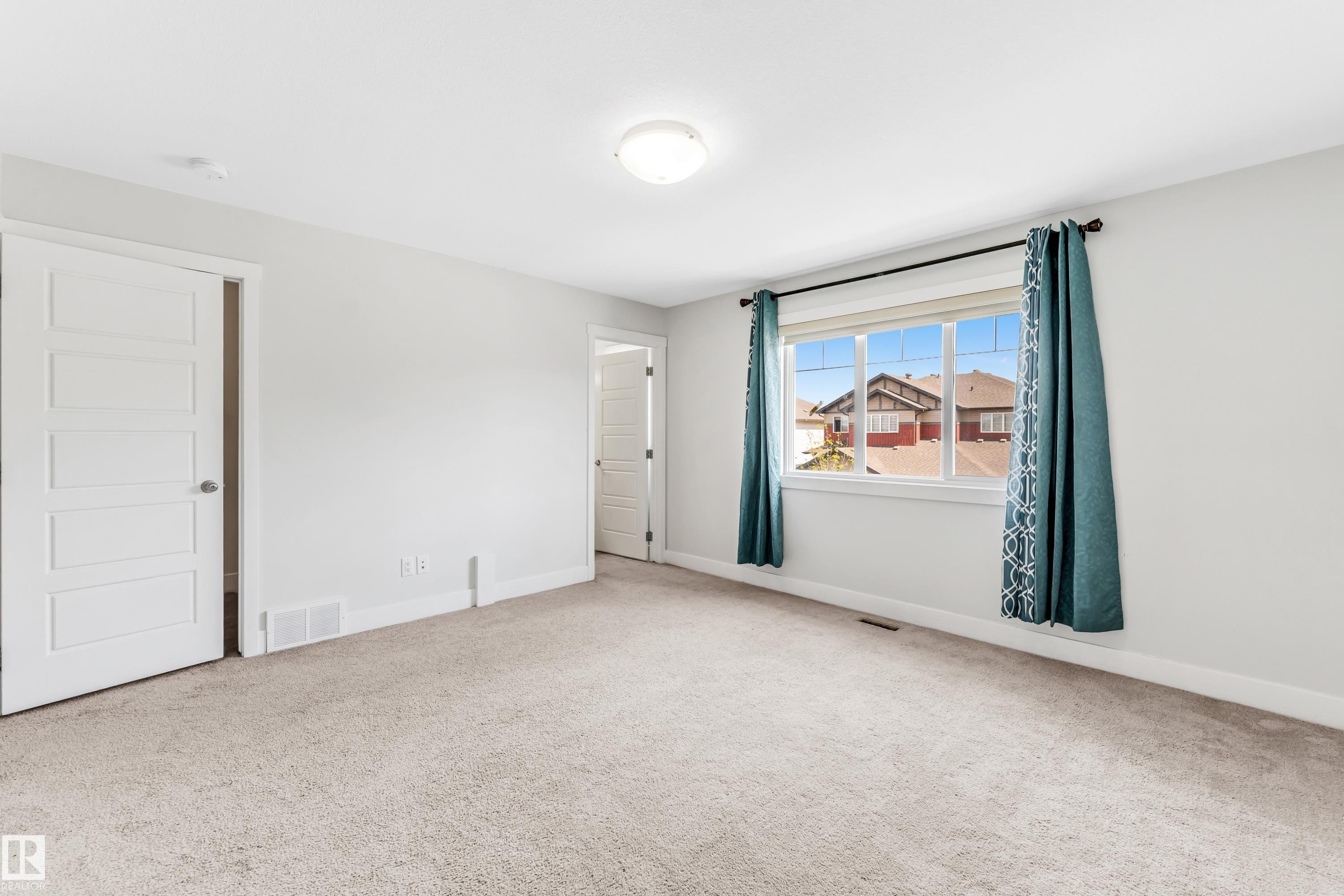 












1544 21 Street

,
Edmonton,




AB
T6T 2B7

