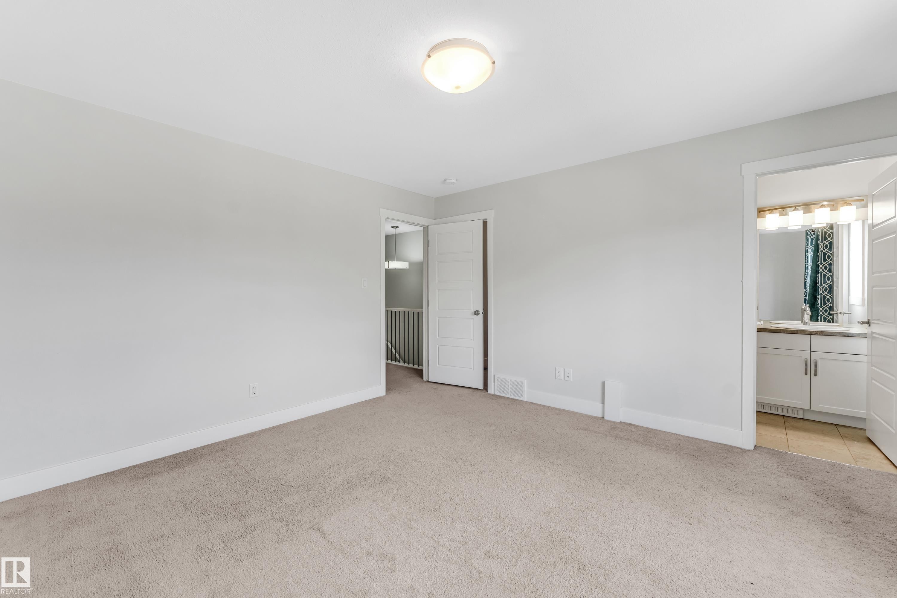 












1544 21 Street

,
Edmonton,




AB
T6T 2B7

