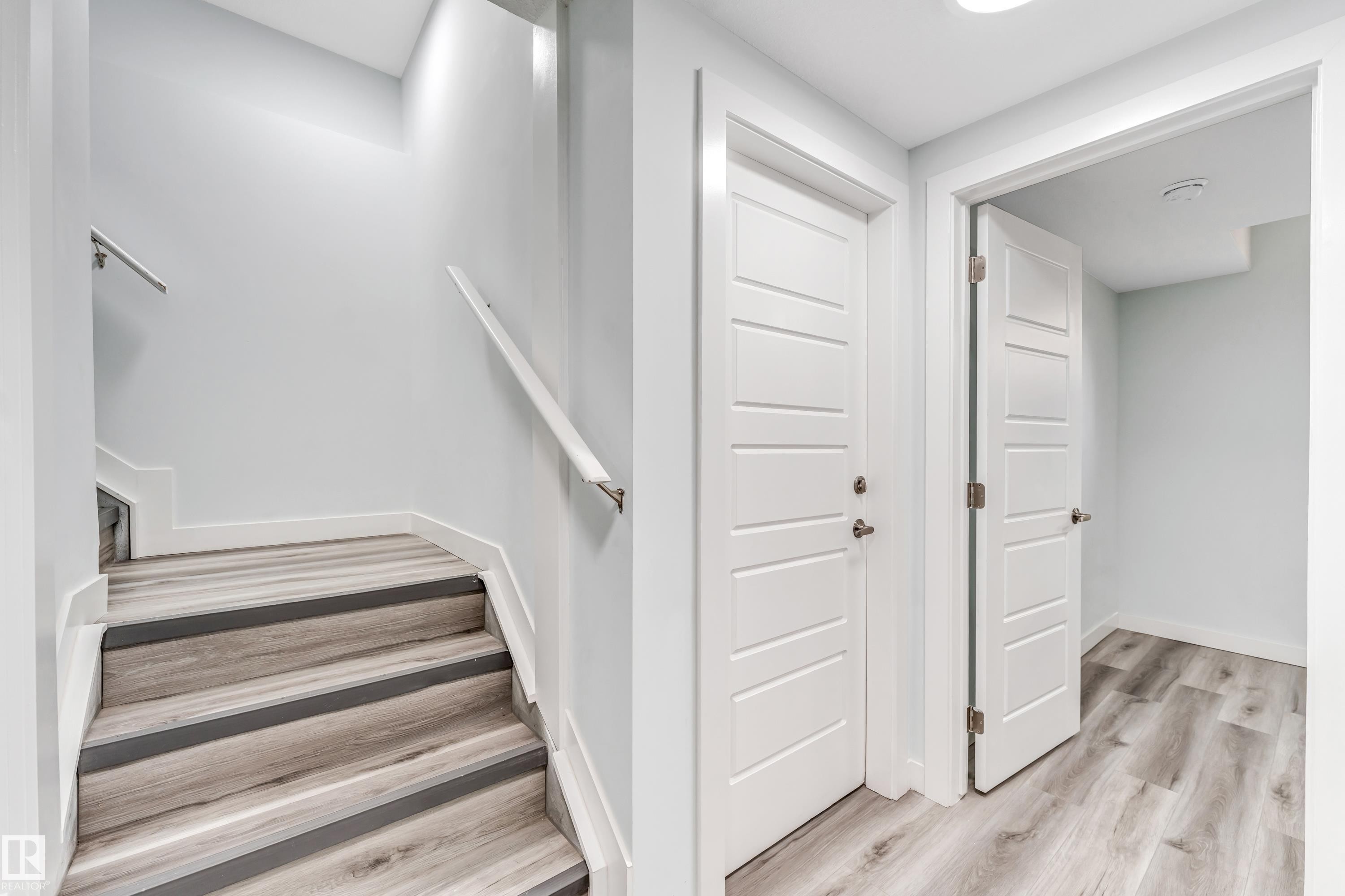 












1544 21 Street

,
Edmonton,




AB
T6T 2B7

