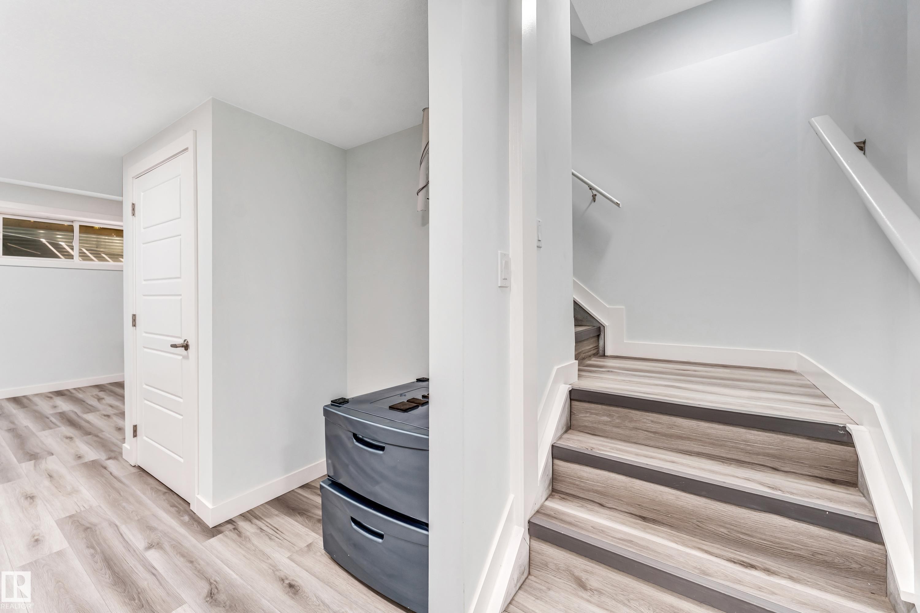 












1544 21 Street

,
Edmonton,




AB
T6T 2B7

