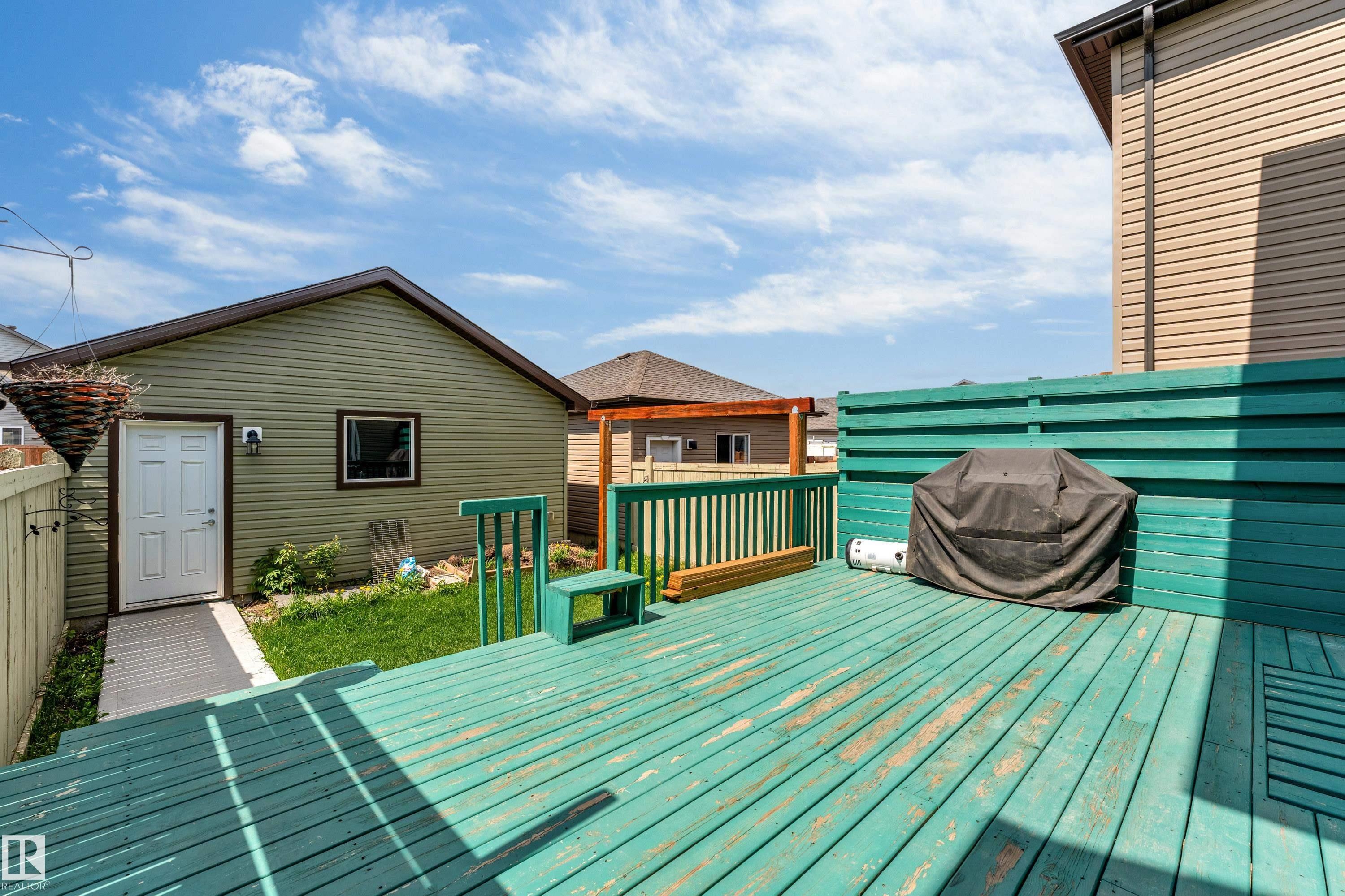 












1544 21 Street

,
Edmonton,




AB
T6T 2B7

