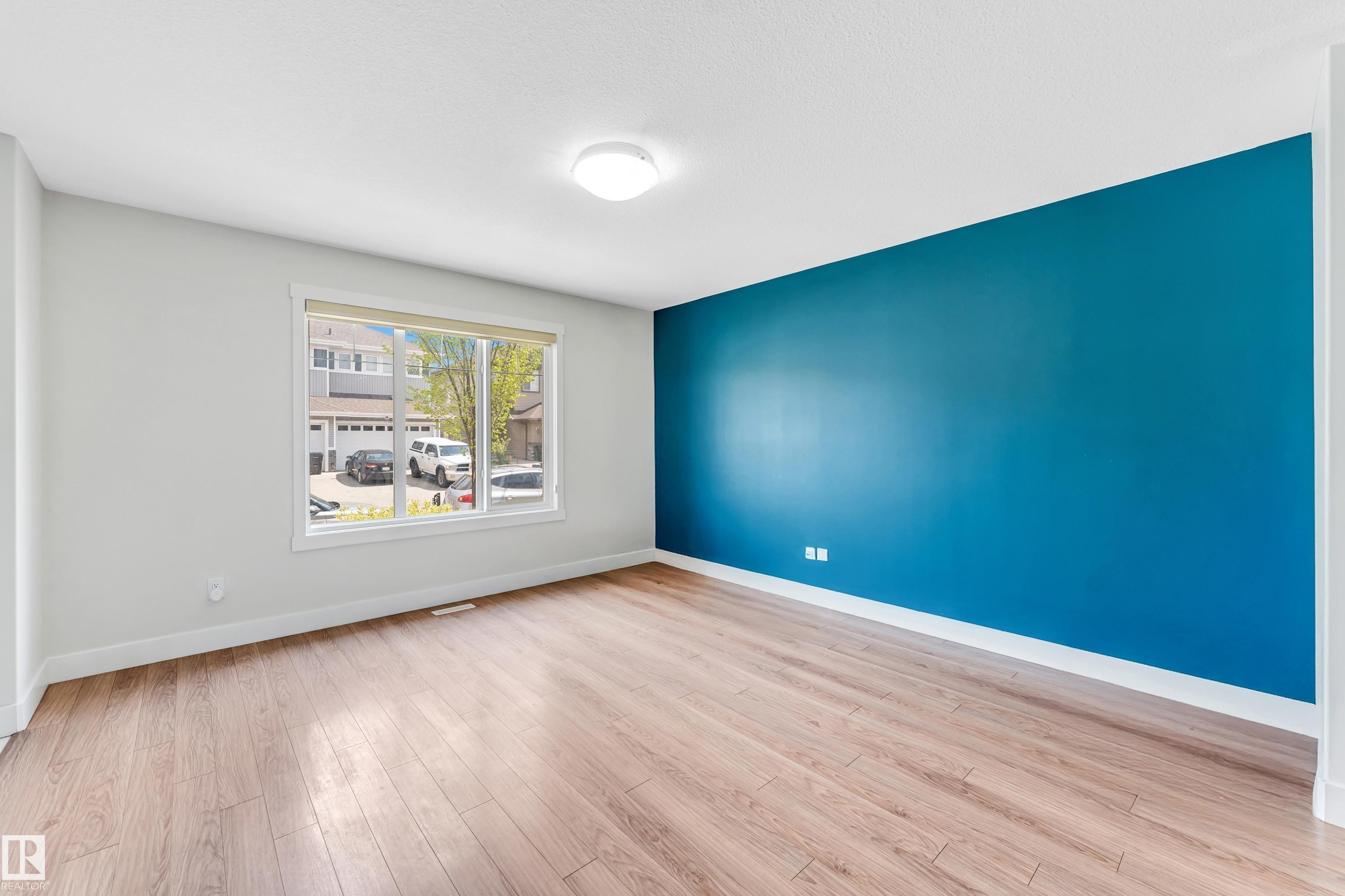 












1544 21 Street

,
Edmonton,




AB
T6T 2B7

