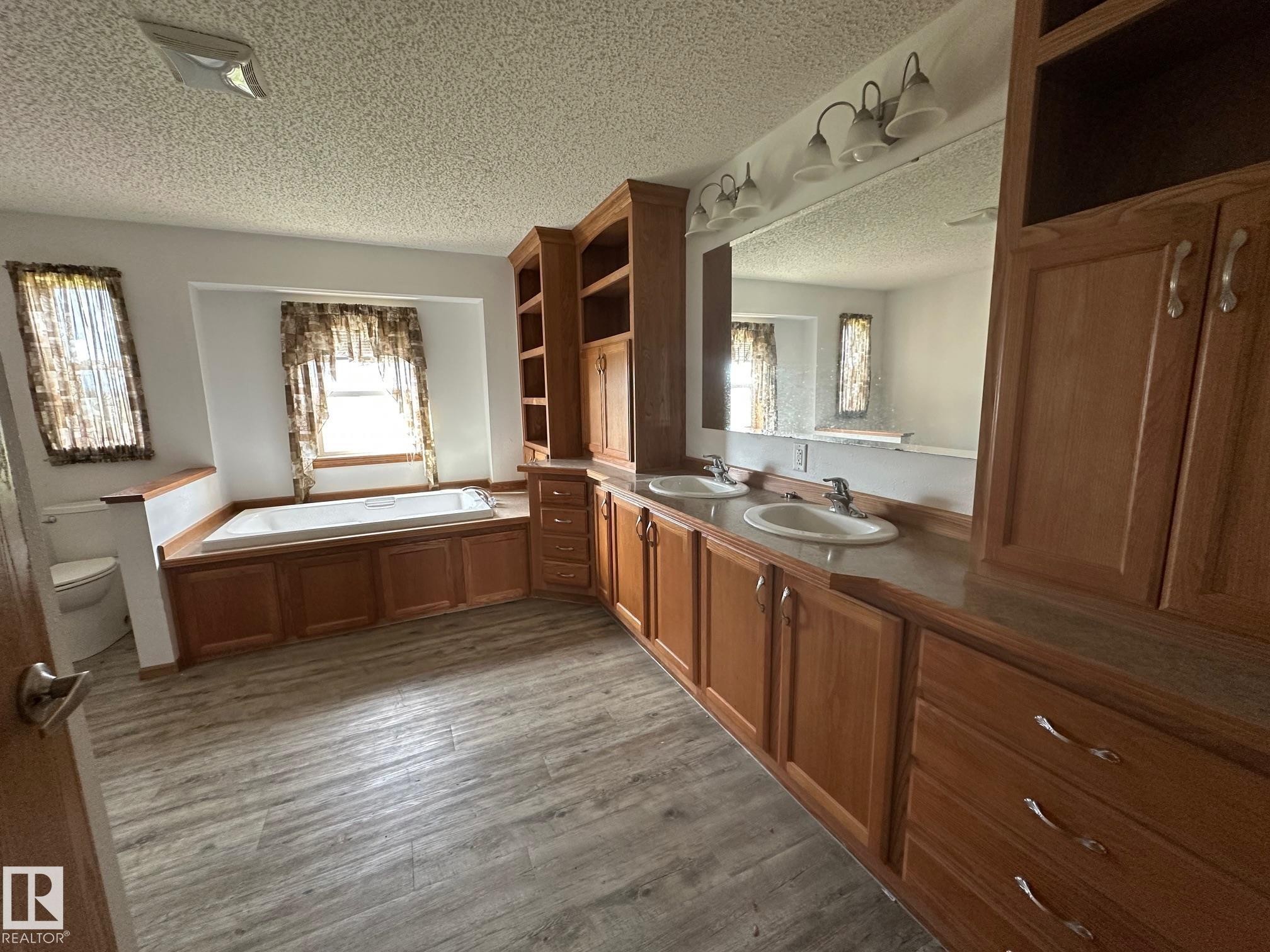 












50566 RR 220

,
Rural Leduc County,




AB
T0B 3M0

