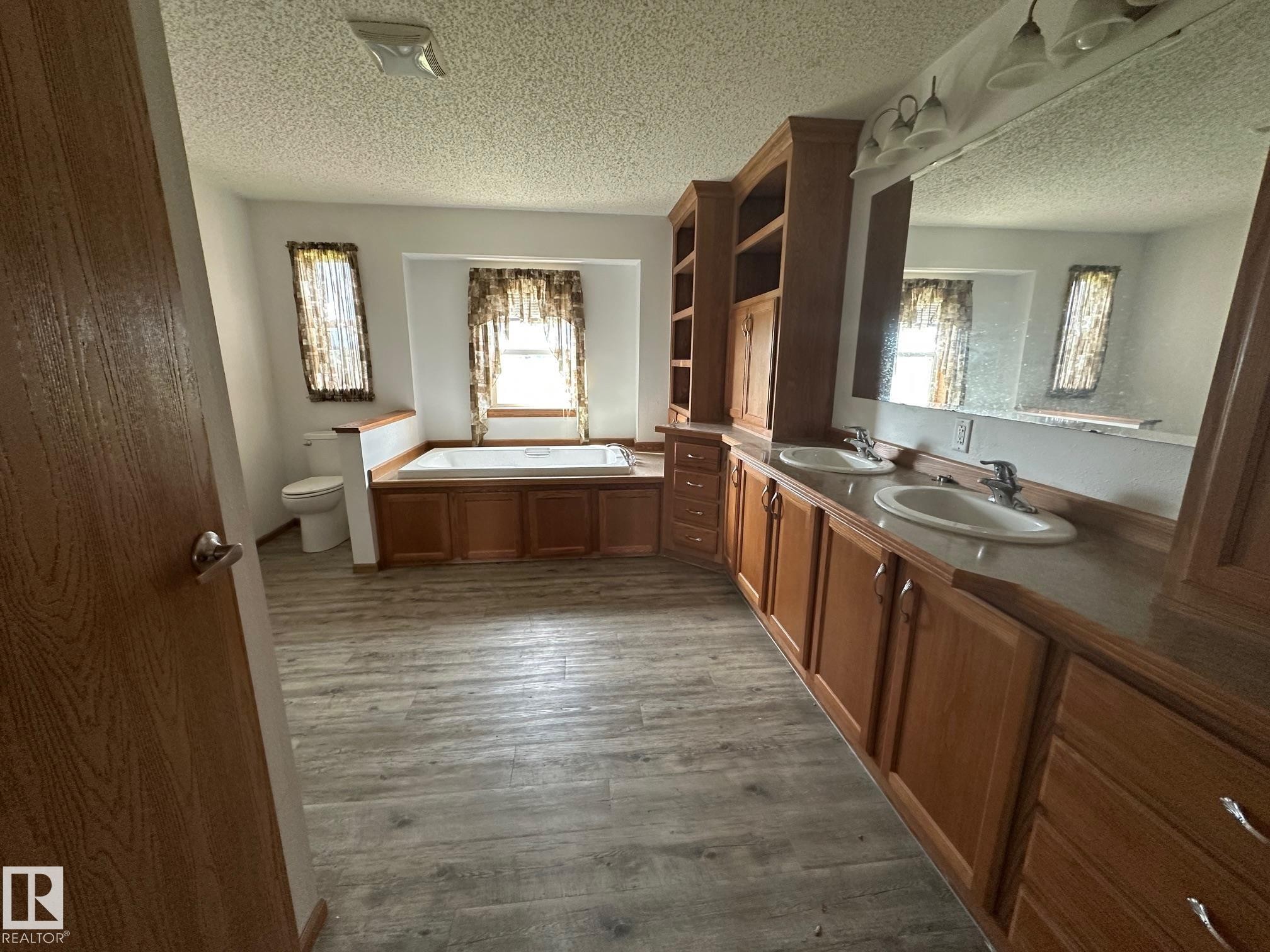 












50566 RR 220

,
Rural Leduc County,




AB
T0B 3M0

