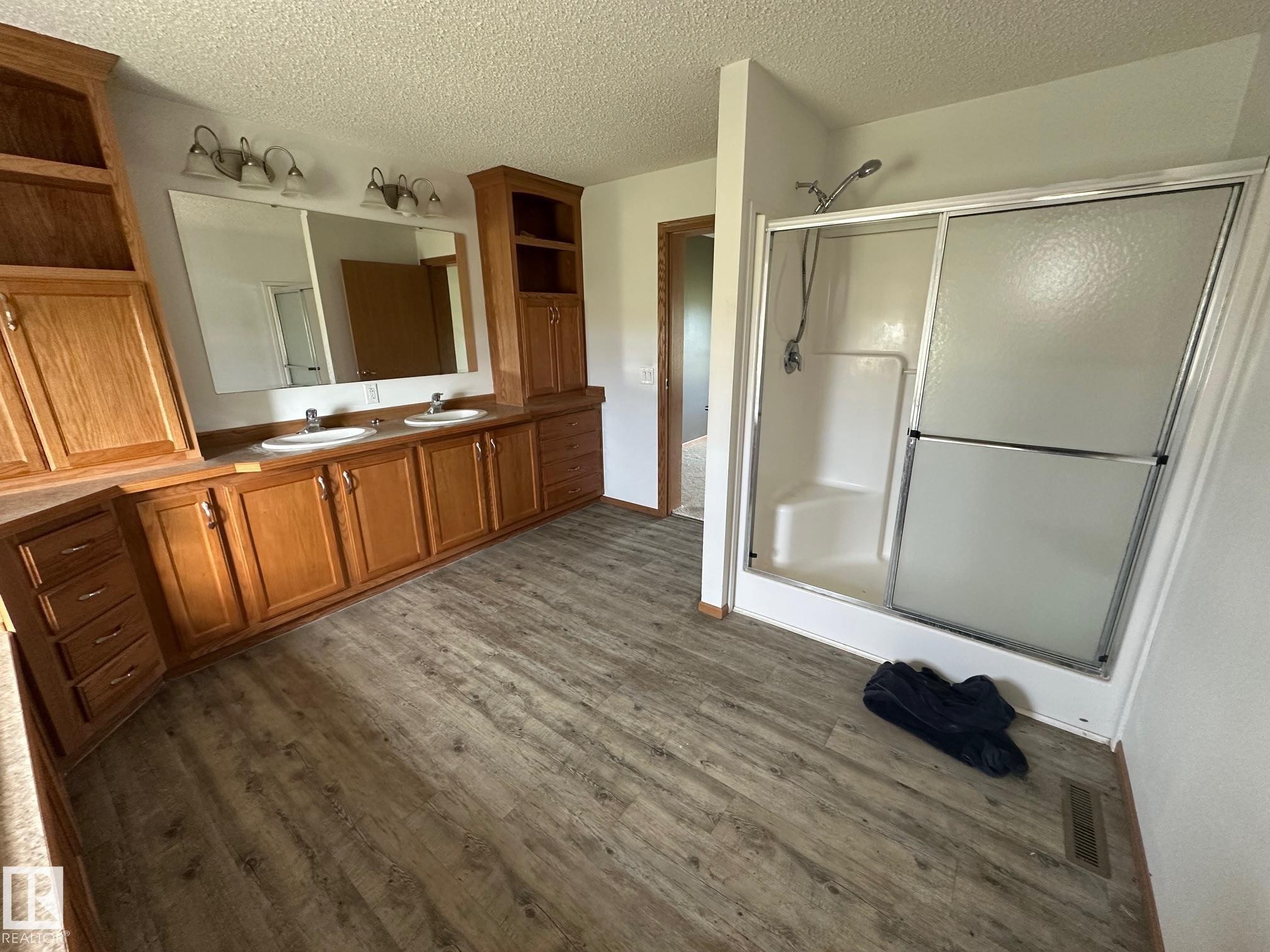 












50566 RR 220

,
Rural Leduc County,




AB
T0B 3M0

