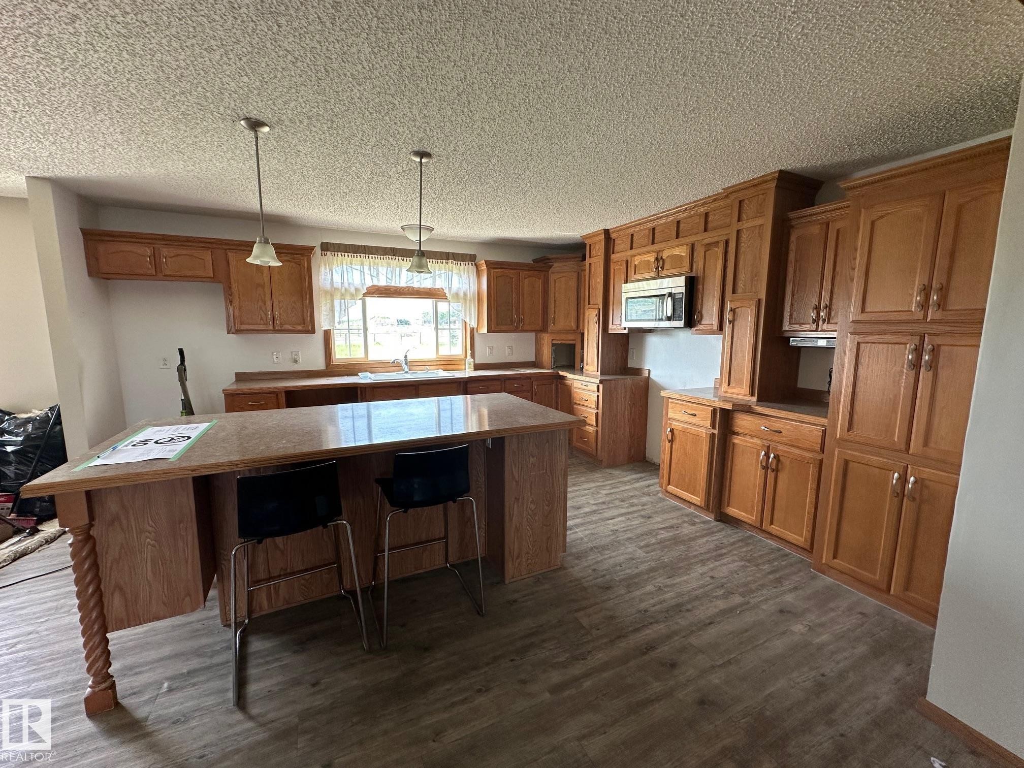 












50566 RR 220

,
Rural Leduc County,




AB
T0B 3M0

