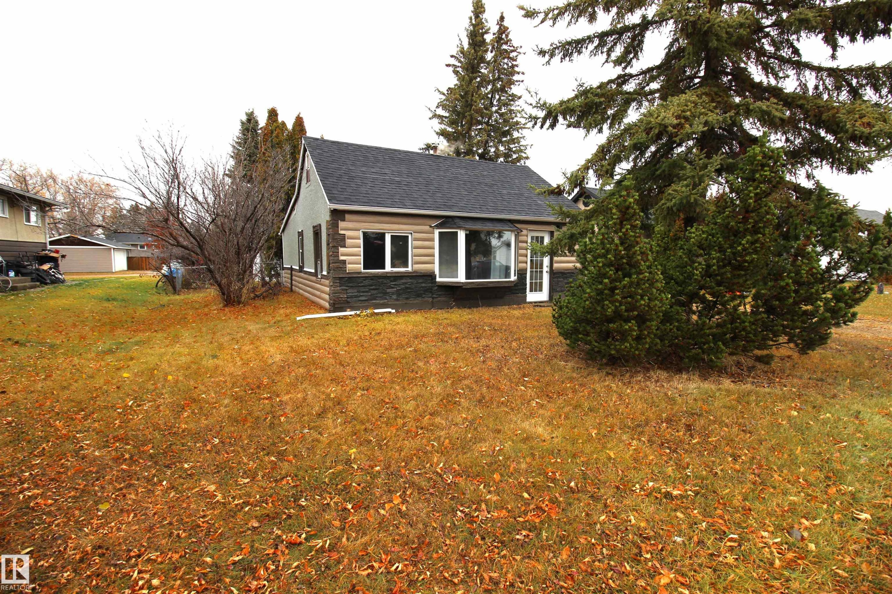 












10228 104 Street

,
Westlock,




AB
T7P 1V6

