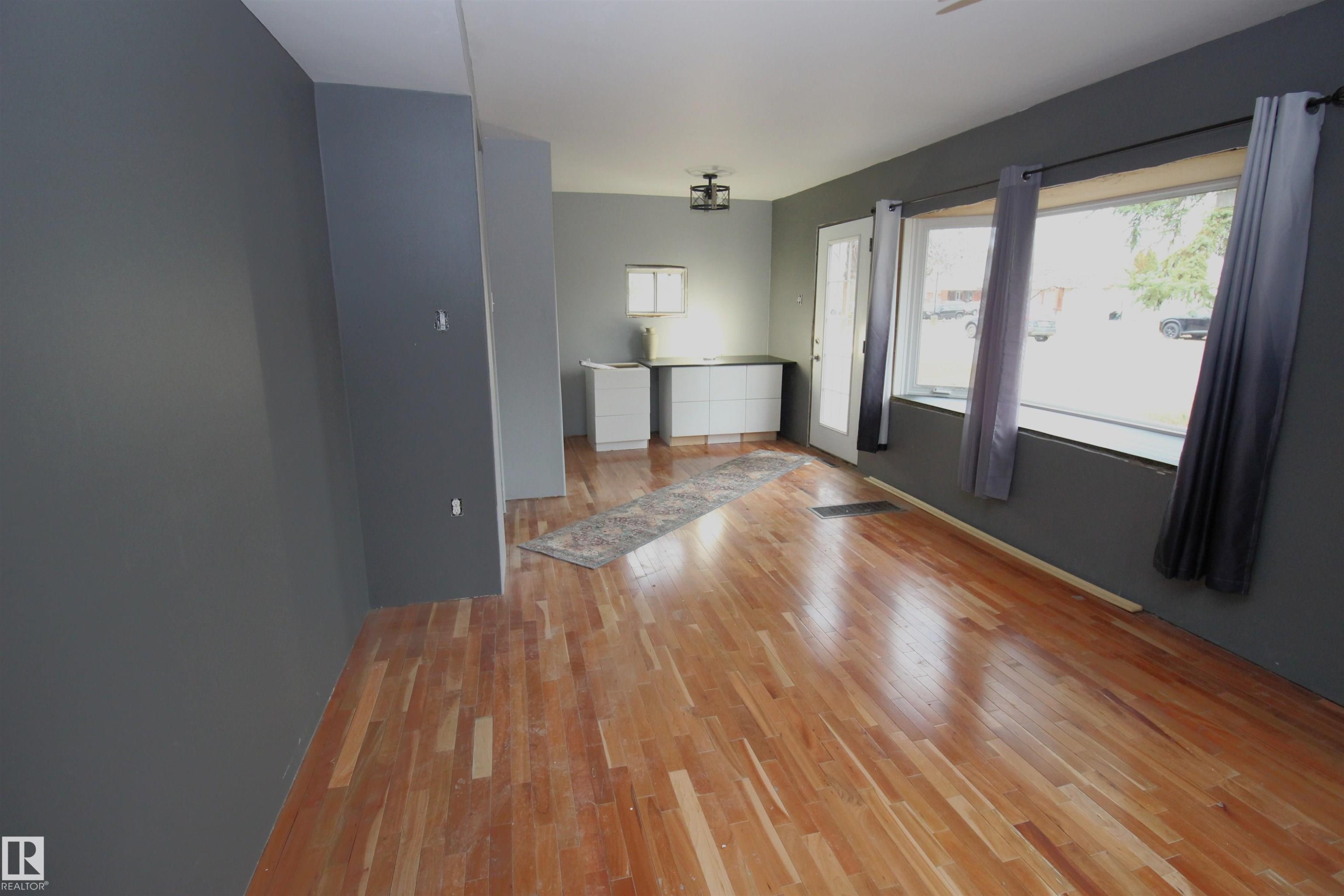 












10228 104 Street

,
Westlock,




AB
T7P 1V6

