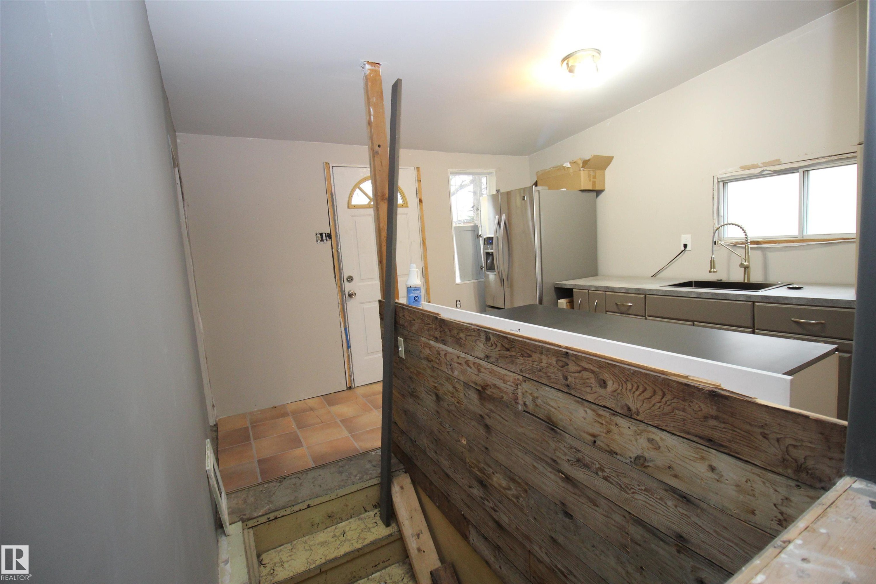 












10228 104 Street

,
Westlock,




AB
T7P 1V6

