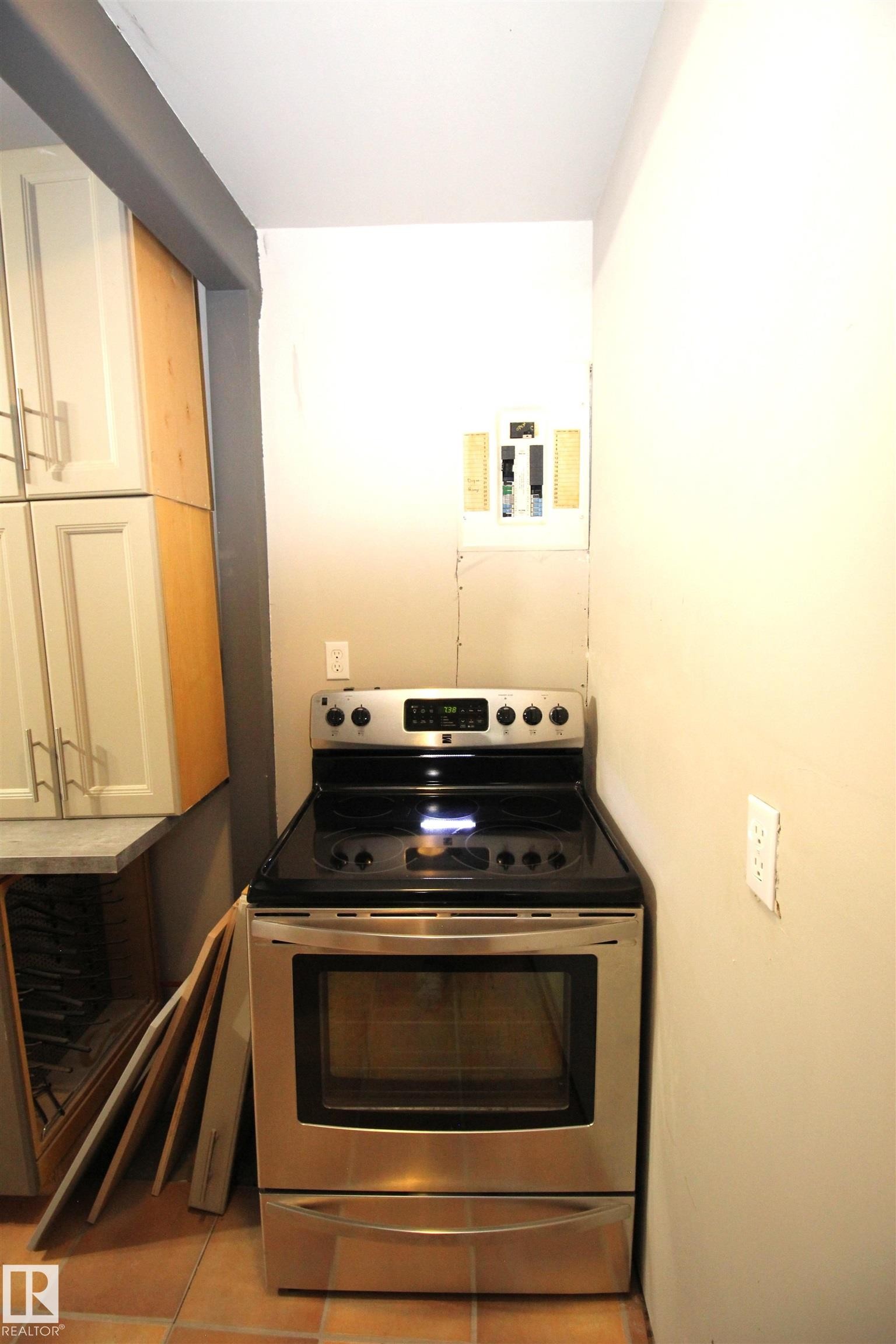 












10228 104 Street

,
Westlock,




AB
T7P 1V6

