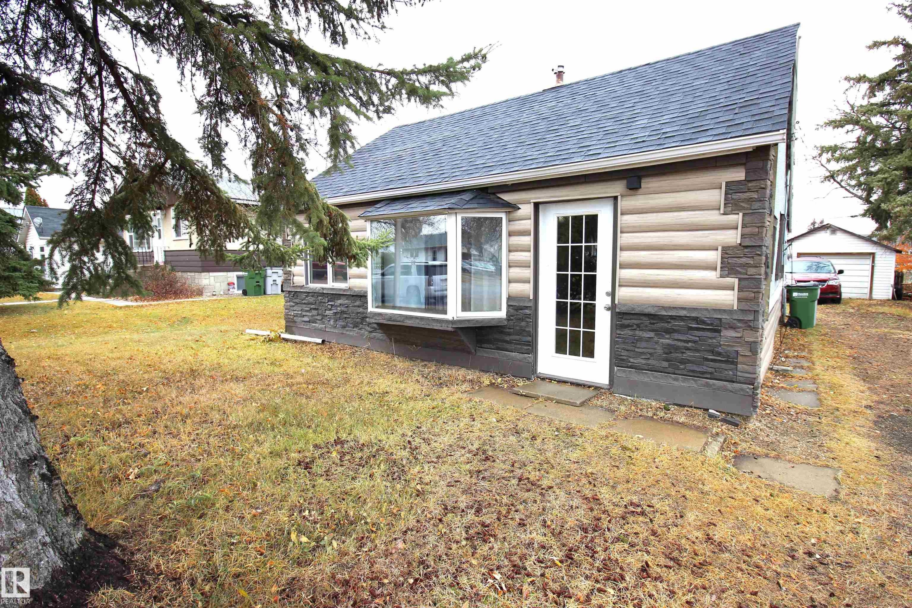 












10228 104 Street

,
Westlock,




AB
T7P 1V6

