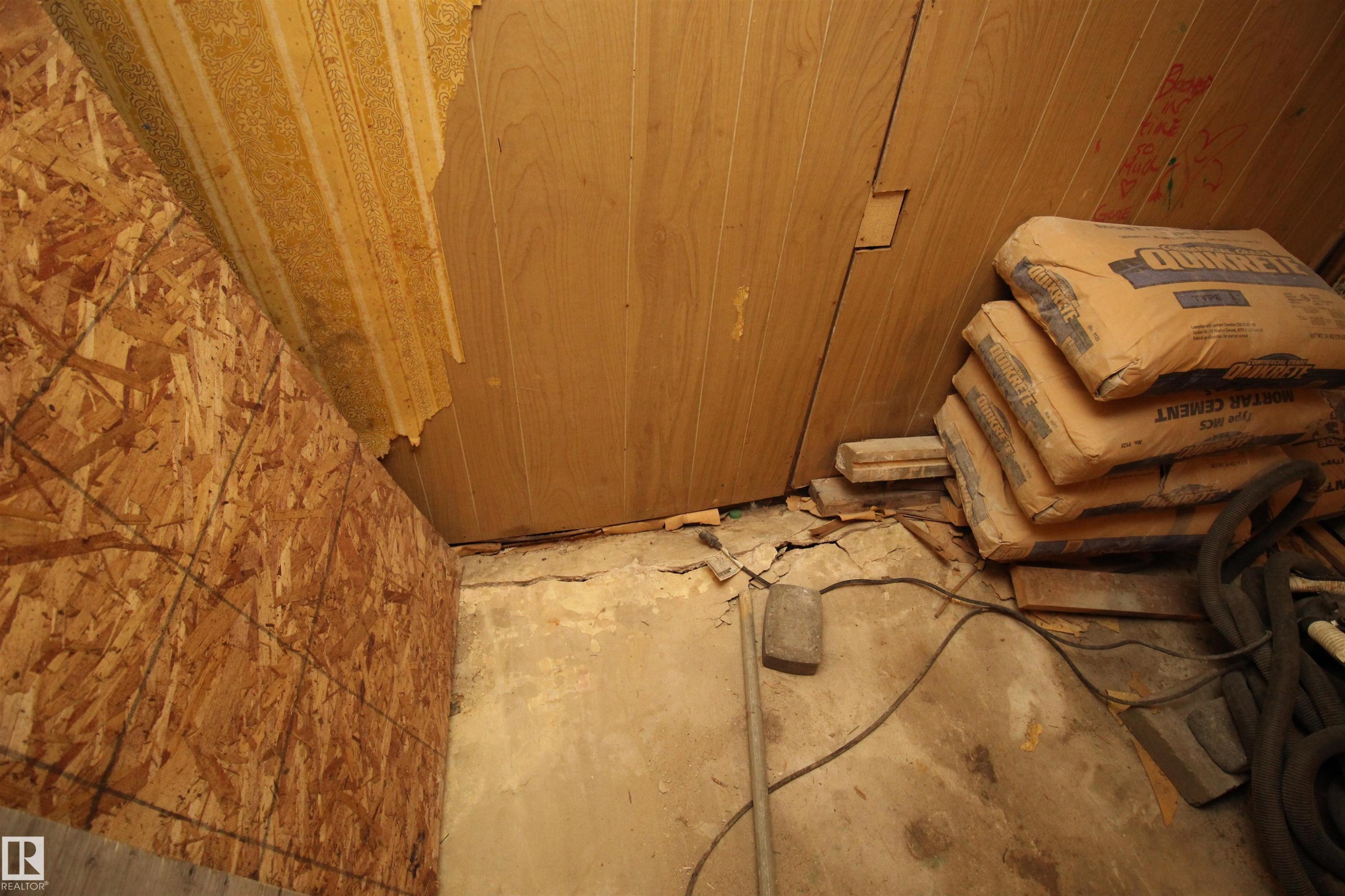 












10228 104 Street

,
Westlock,




AB
T7P 1V6

