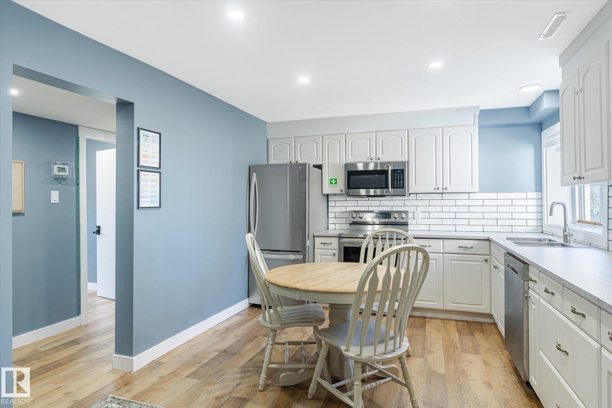 












12707 & 12709 92 Street

,
Edmonton,




AB
T5E 3R3

