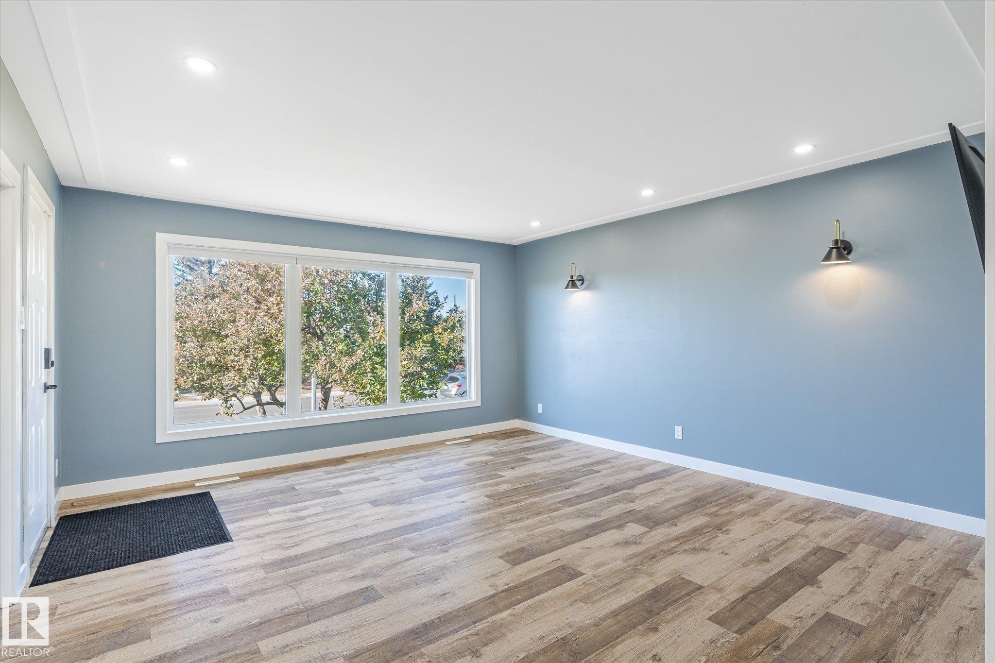 












12707 & 12709 92 Street

,
Edmonton,




AB
T5E 3R3

