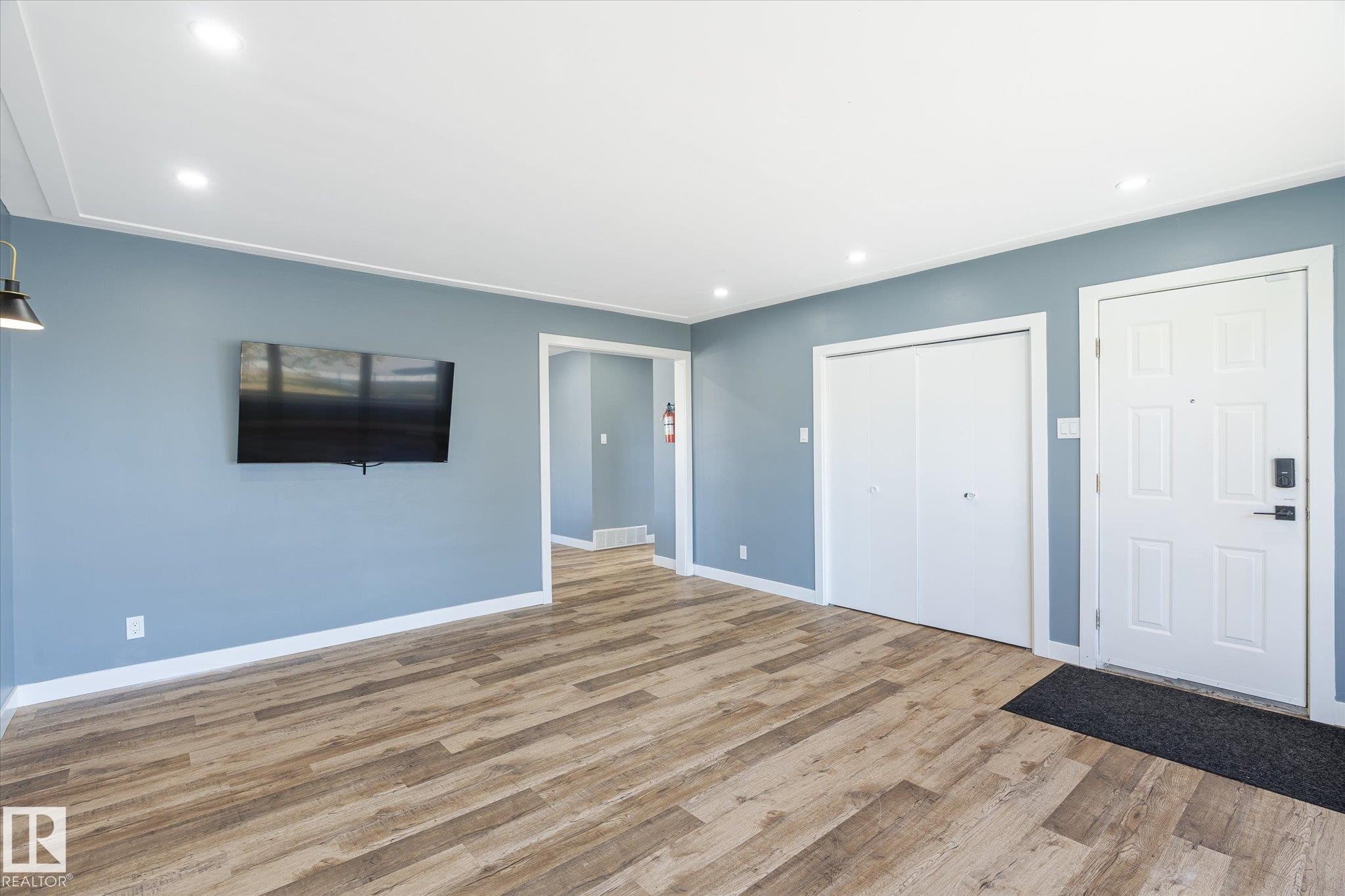 












12707 & 12709 92 Street

,
Edmonton,




AB
T5E 3R3

