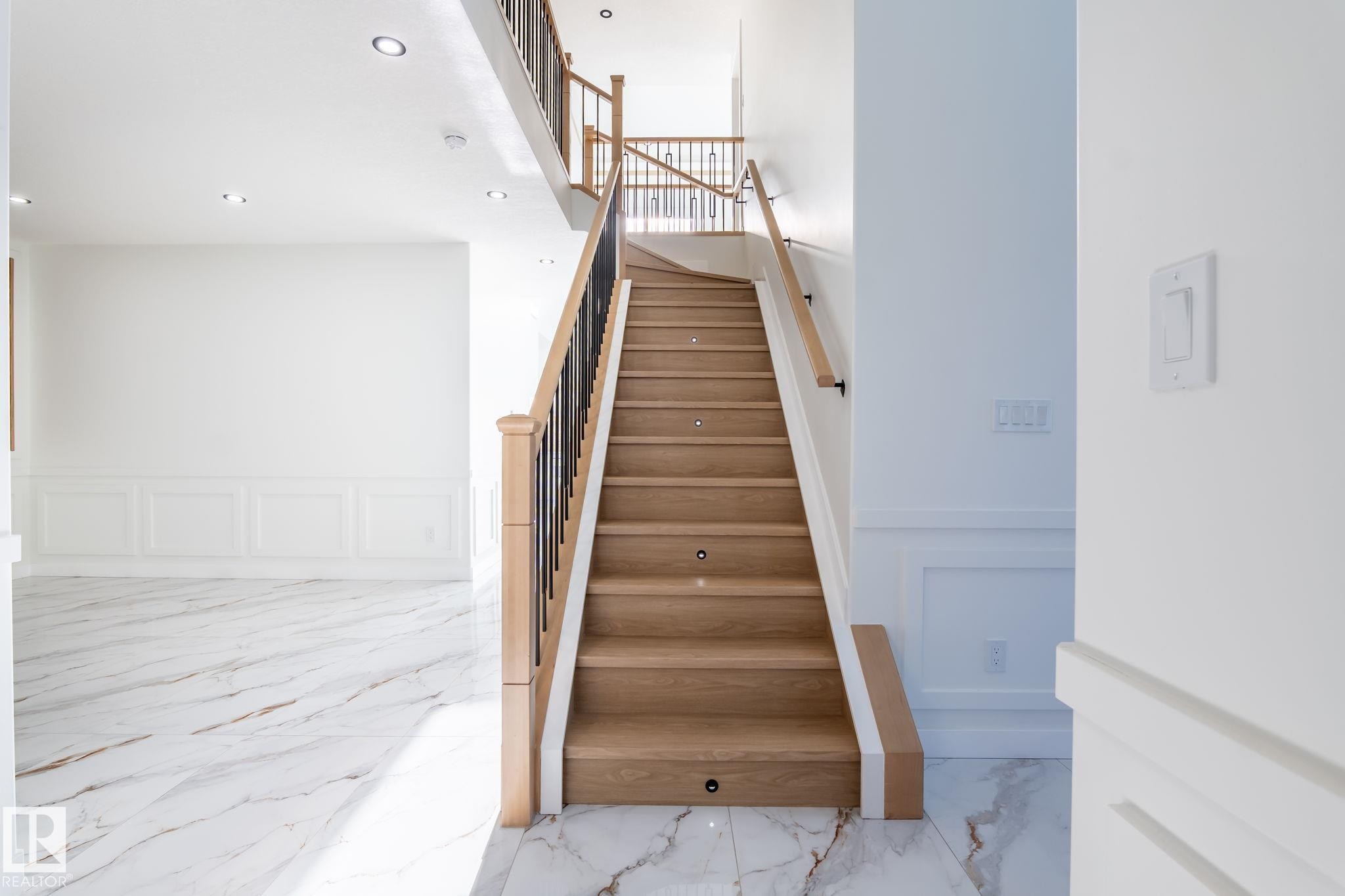 












2005 154 Avenue

,
Edmonton,




AB
T5Y 4H7

