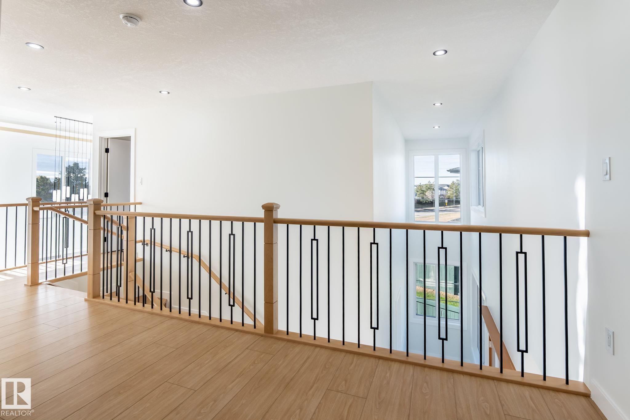 












2005 154 Avenue

,
Edmonton,




AB
T5Y 4H7

