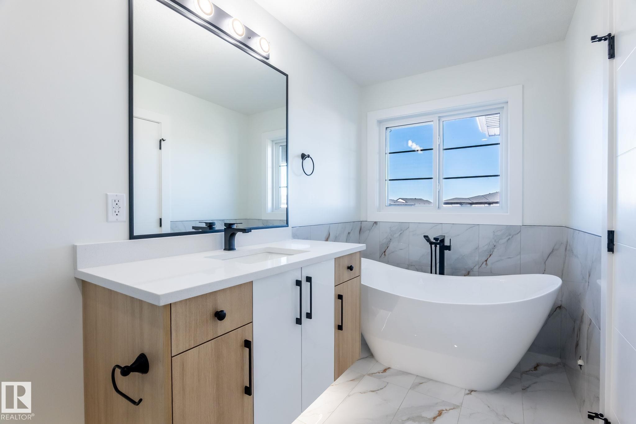 












2005 154 Avenue

,
Edmonton,




AB
T5Y 4H7

