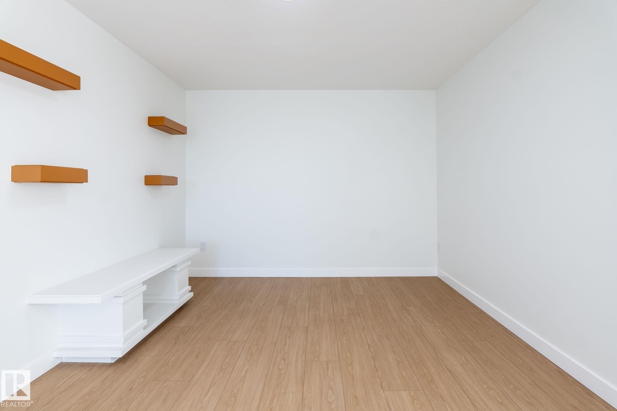 












2005 154 Avenue

,
Edmonton,




AB
T5Y 4H7

