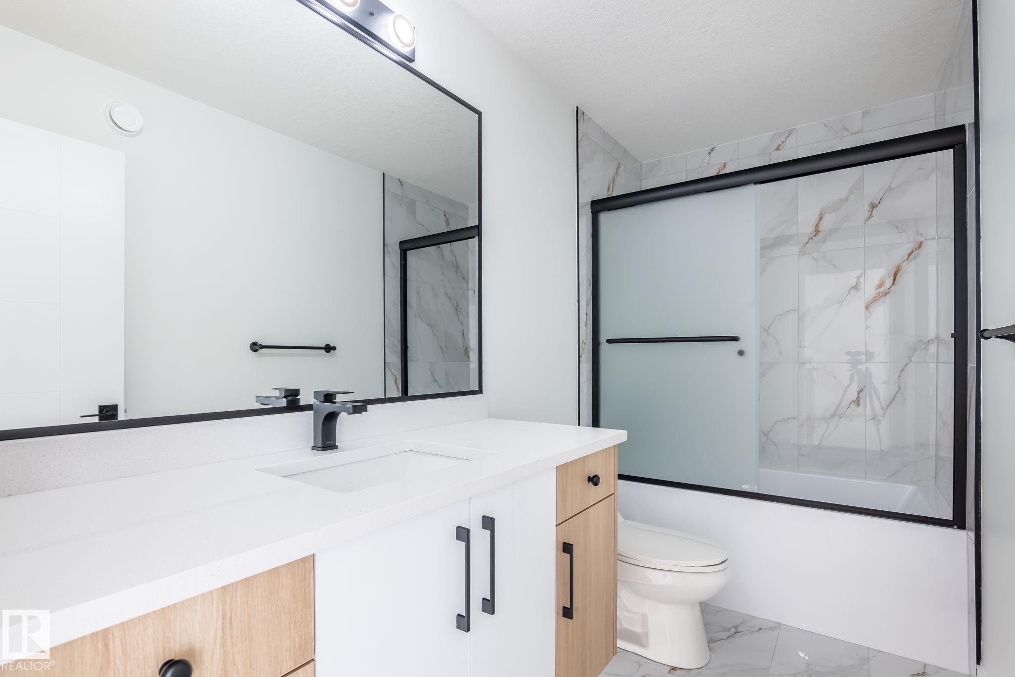 












2005 154 Avenue

,
Edmonton,




AB
T5Y 4H7

