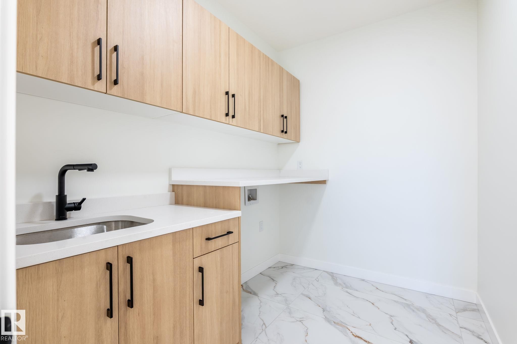 












2005 154 Avenue

,
Edmonton,




AB
T5Y 4H7

