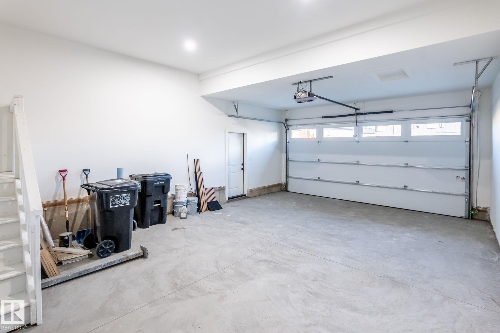 












2005 154 Avenue

,
Edmonton,




AB
T5Y 4H7

