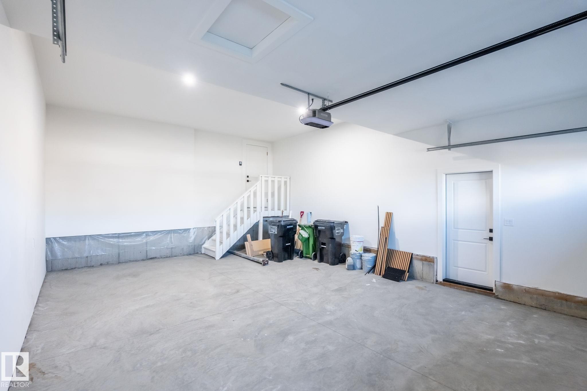 












2005 154 Avenue

,
Edmonton,




AB
T5Y 4H7

