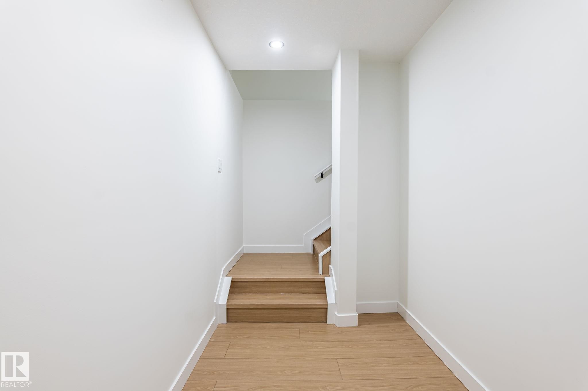 












2003 154 Avenue

,
Edmonton,




AB
T5Y 4H7

