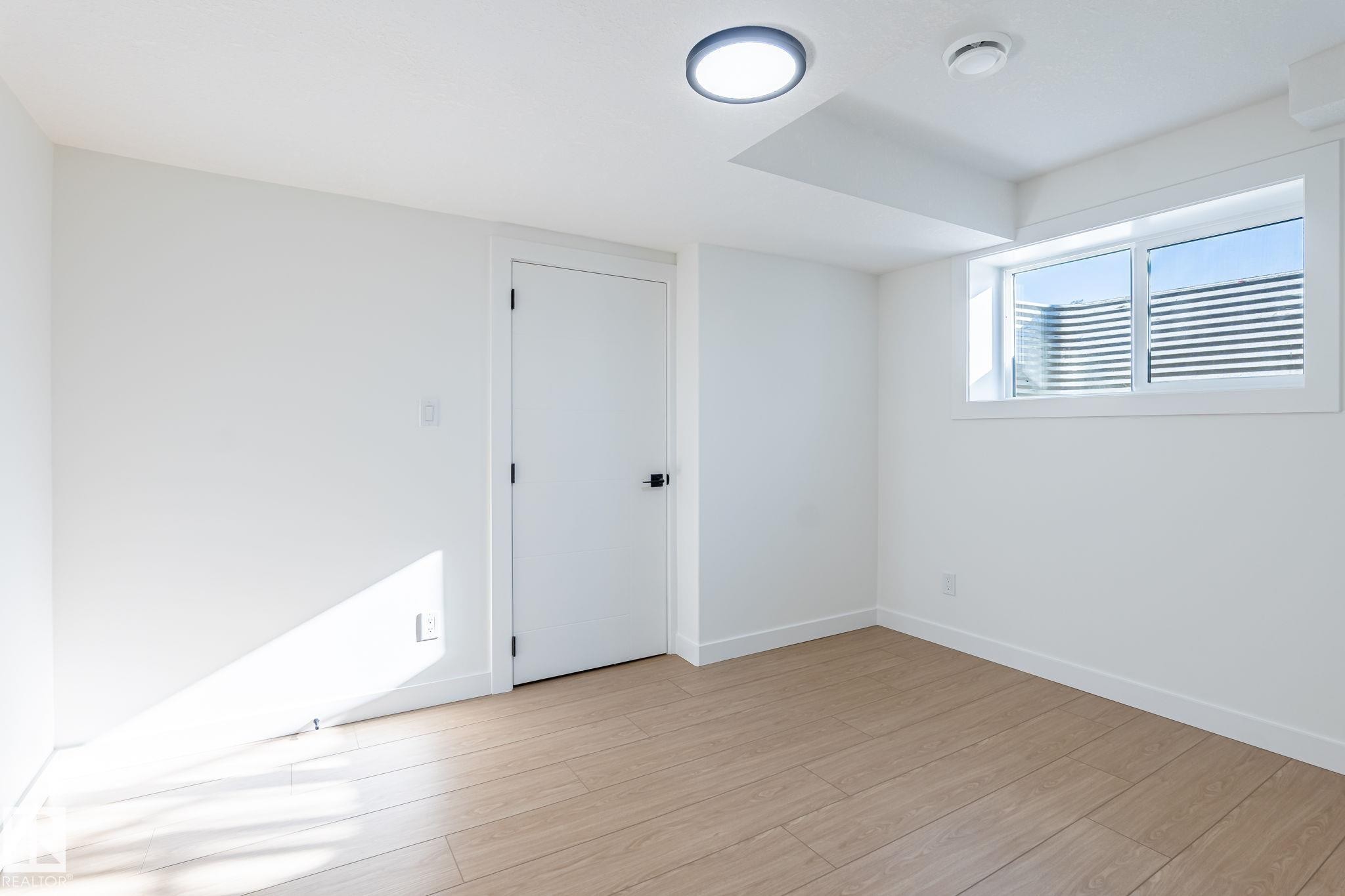 












2003 154 Avenue

,
Edmonton,




AB
T5Y 4H7

