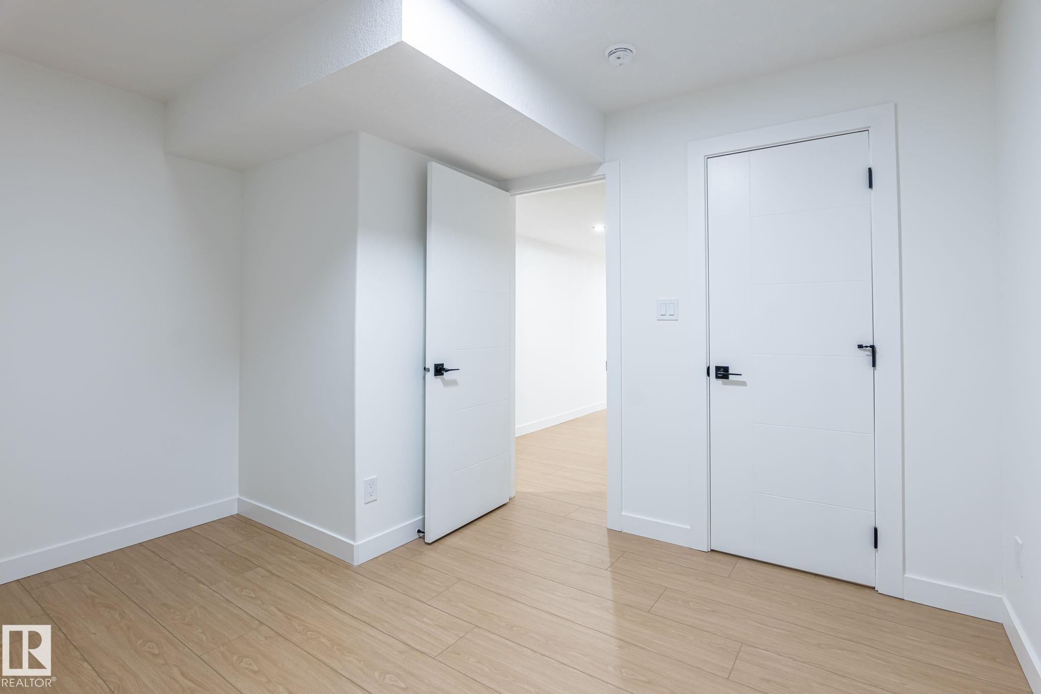 












2003 154 Avenue

,
Edmonton,




AB
T5Y 4H7

