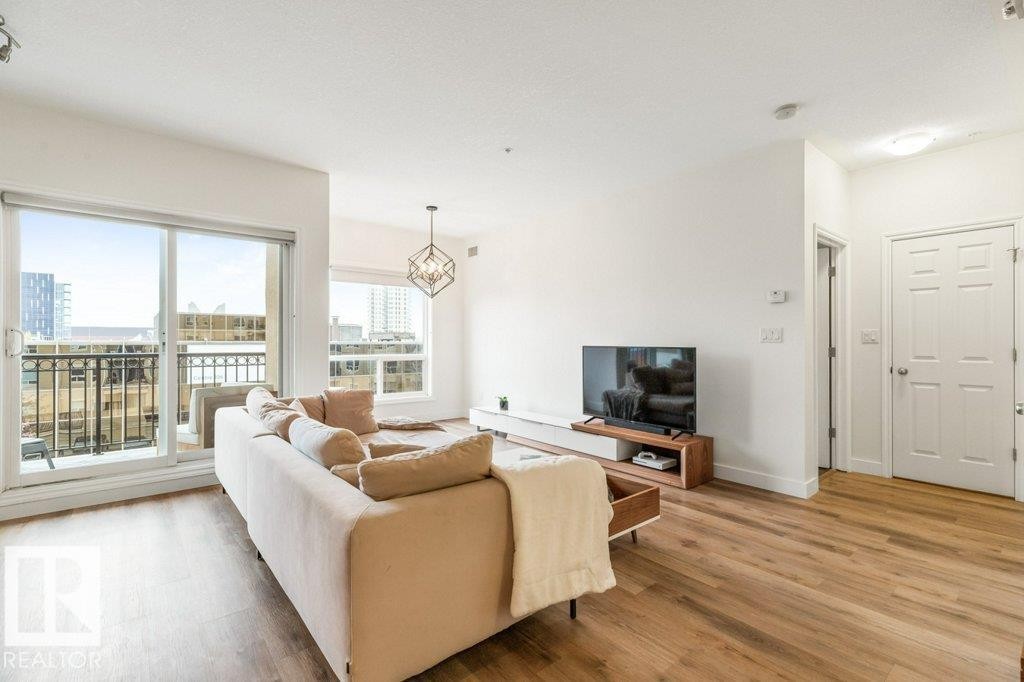 












405 10606 102 Avenue

,
Edmonton,




AB
T5J 5E9

