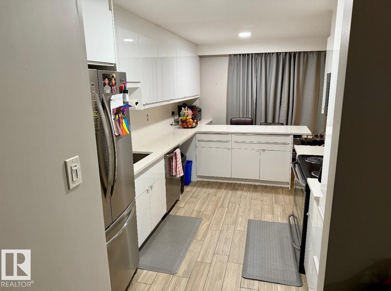 












108 7805 159 Street

,
Edmonton,




AB
T5R 2E1

