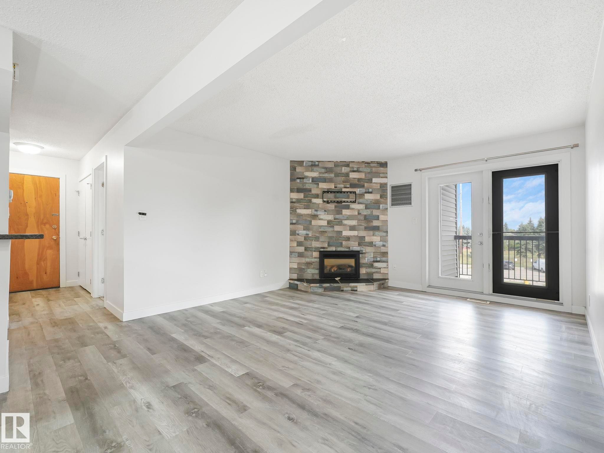 












303 10528 29 Avenue

,
Edmonton,




AB
T6J 4J2

