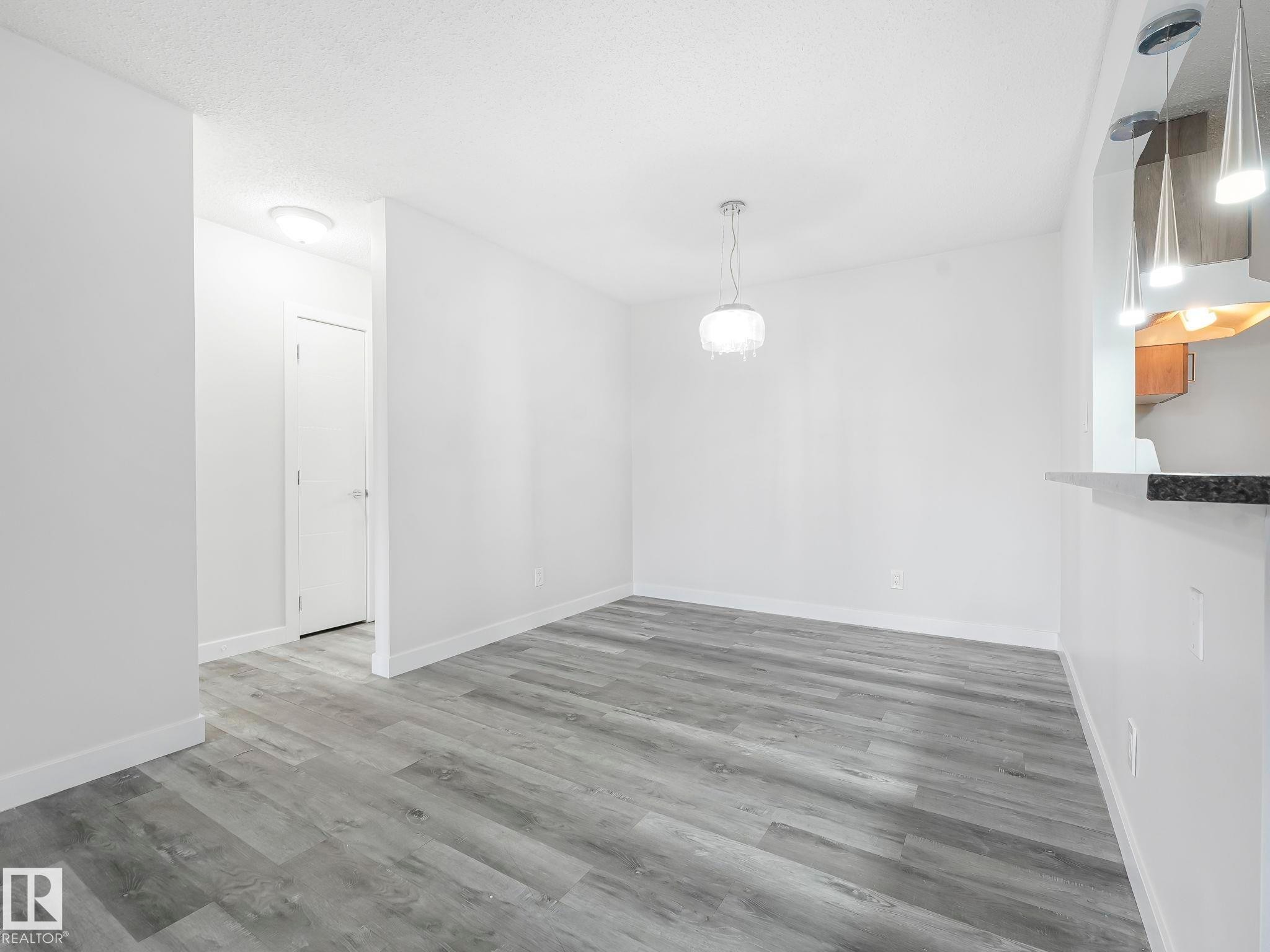 












303 10528 29 Avenue

,
Edmonton,




AB
T6J 4J2

