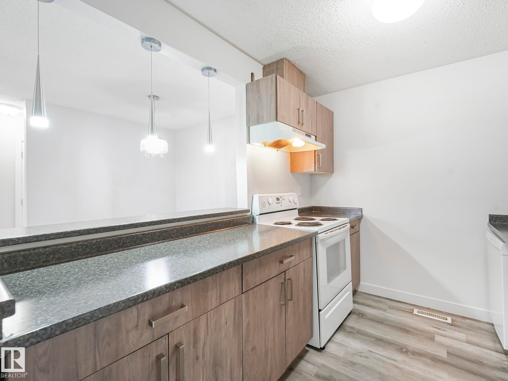 












303 10528 29 Avenue

,
Edmonton,




AB
T6J 4J2

