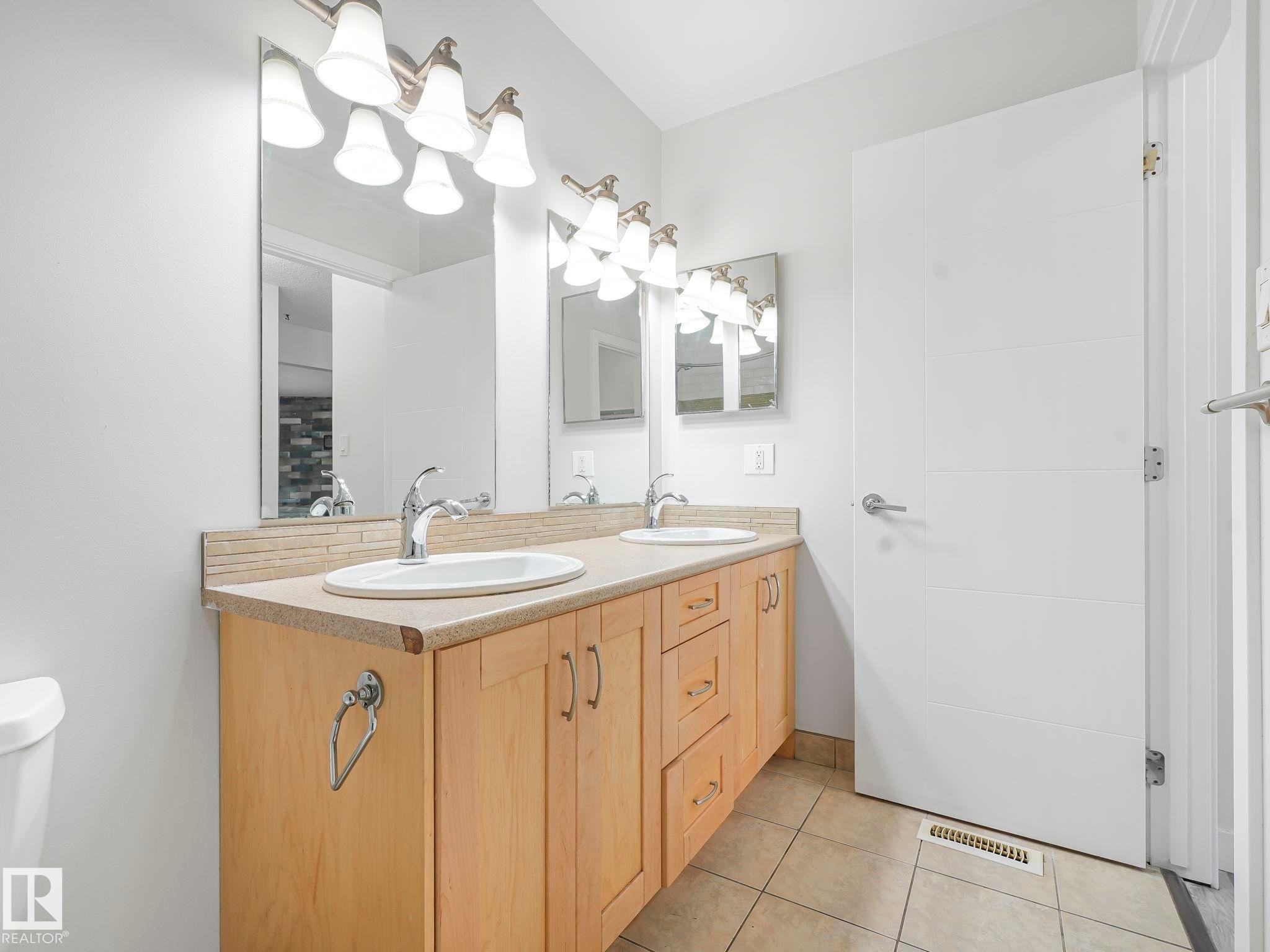 












303 10528 29 Avenue

,
Edmonton,




AB
T6J 4J2

