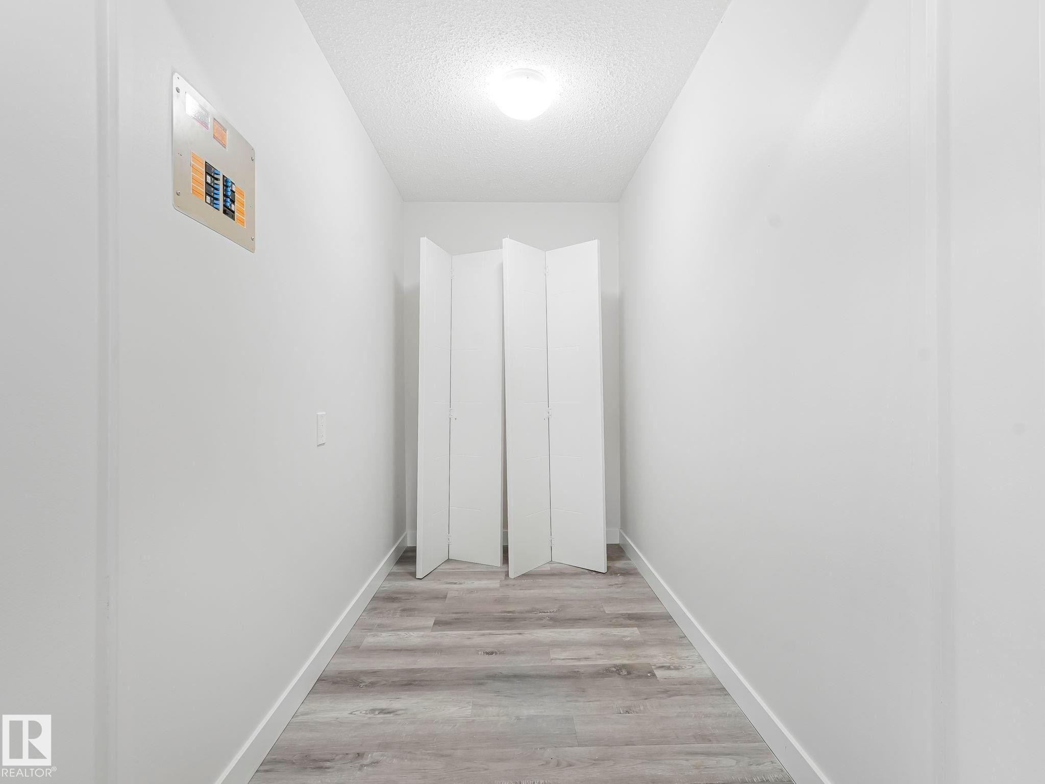 












303 10528 29 Avenue

,
Edmonton,




AB
T6J 4J2

